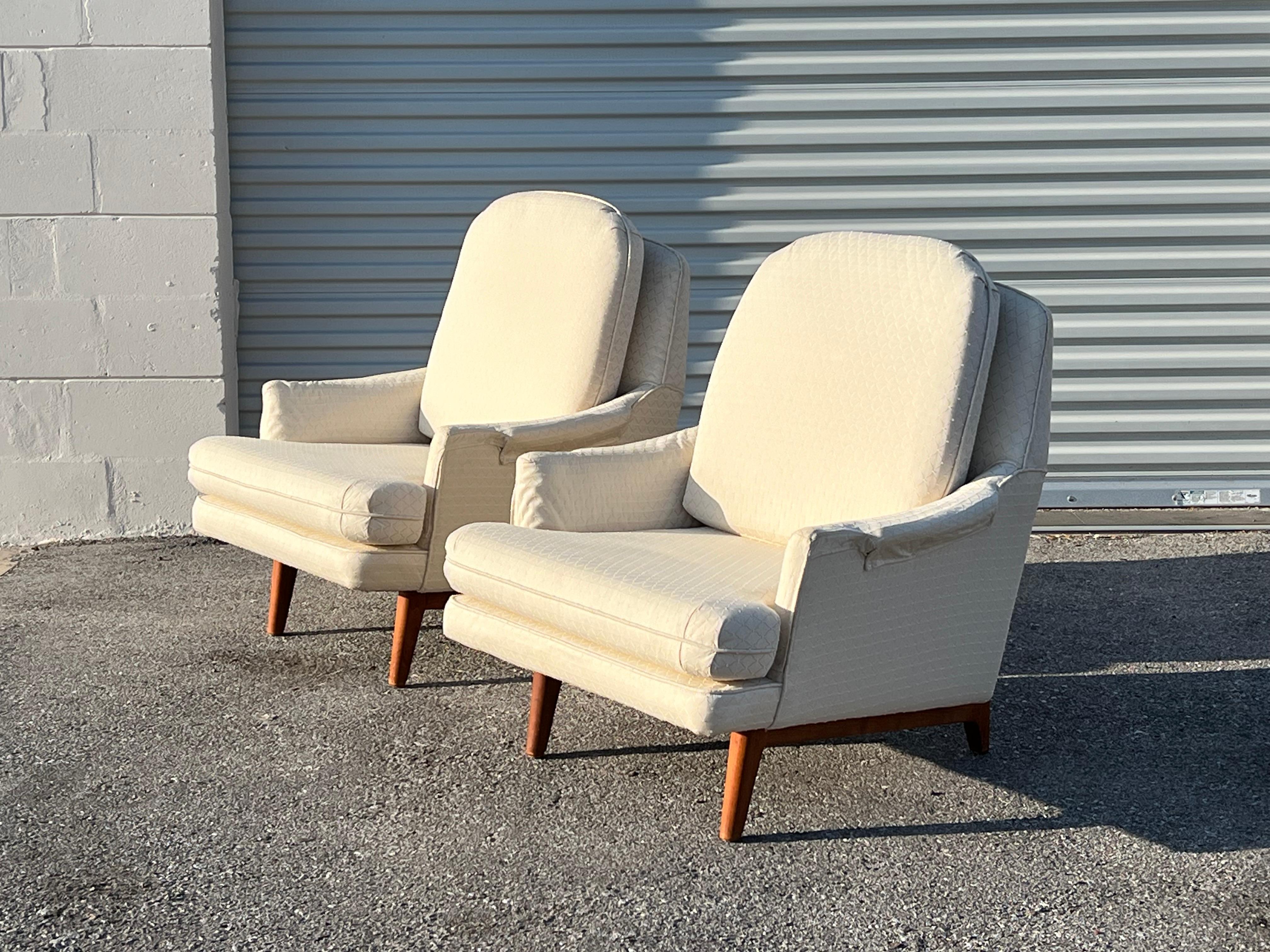 A Pair Of Wormley Dunbar Chairs From The Janus Collection Ca' 1960's For Sale 3