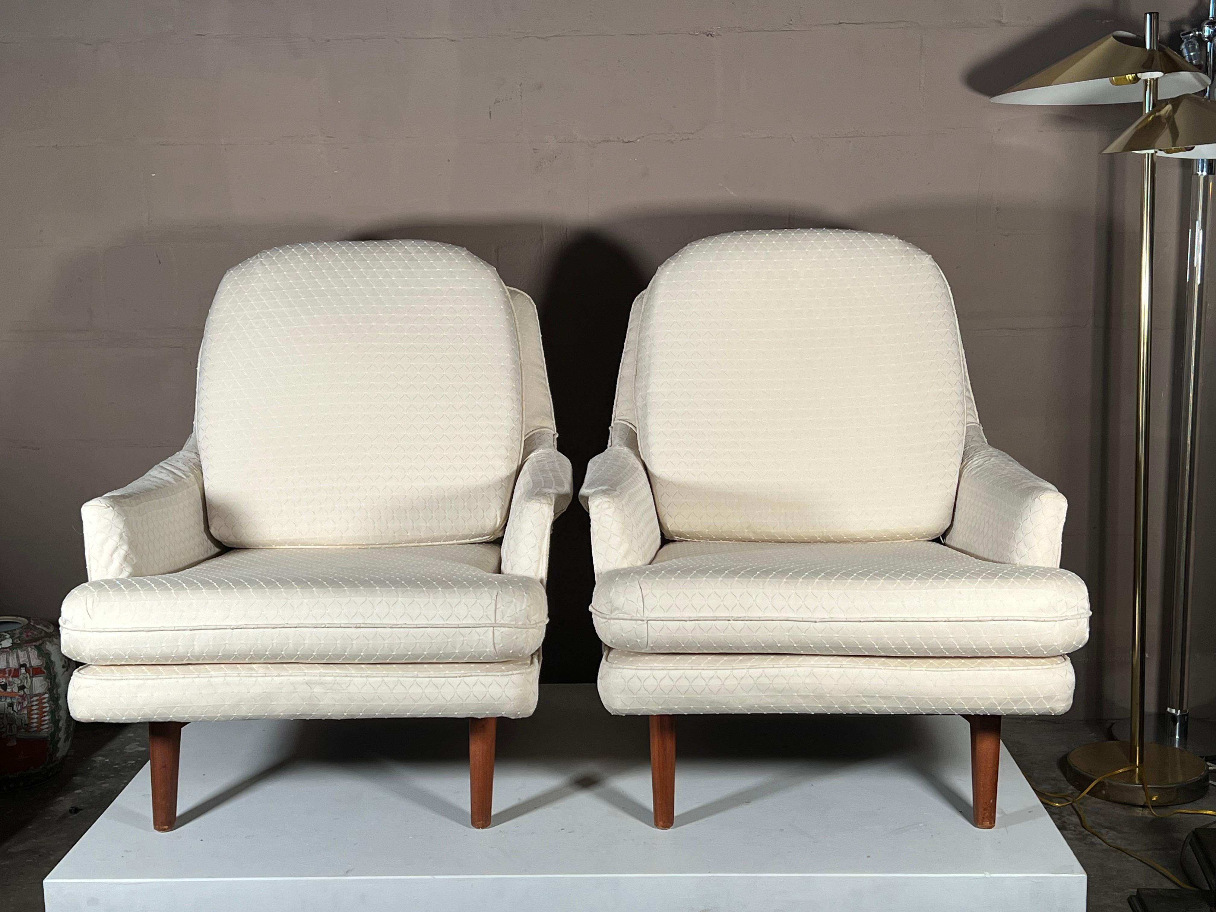 A Pair Of Wormley Dunbar Chairs From The Janus Collection Ca' 1960's In Good Condition For Sale In St.Petersburg, FL