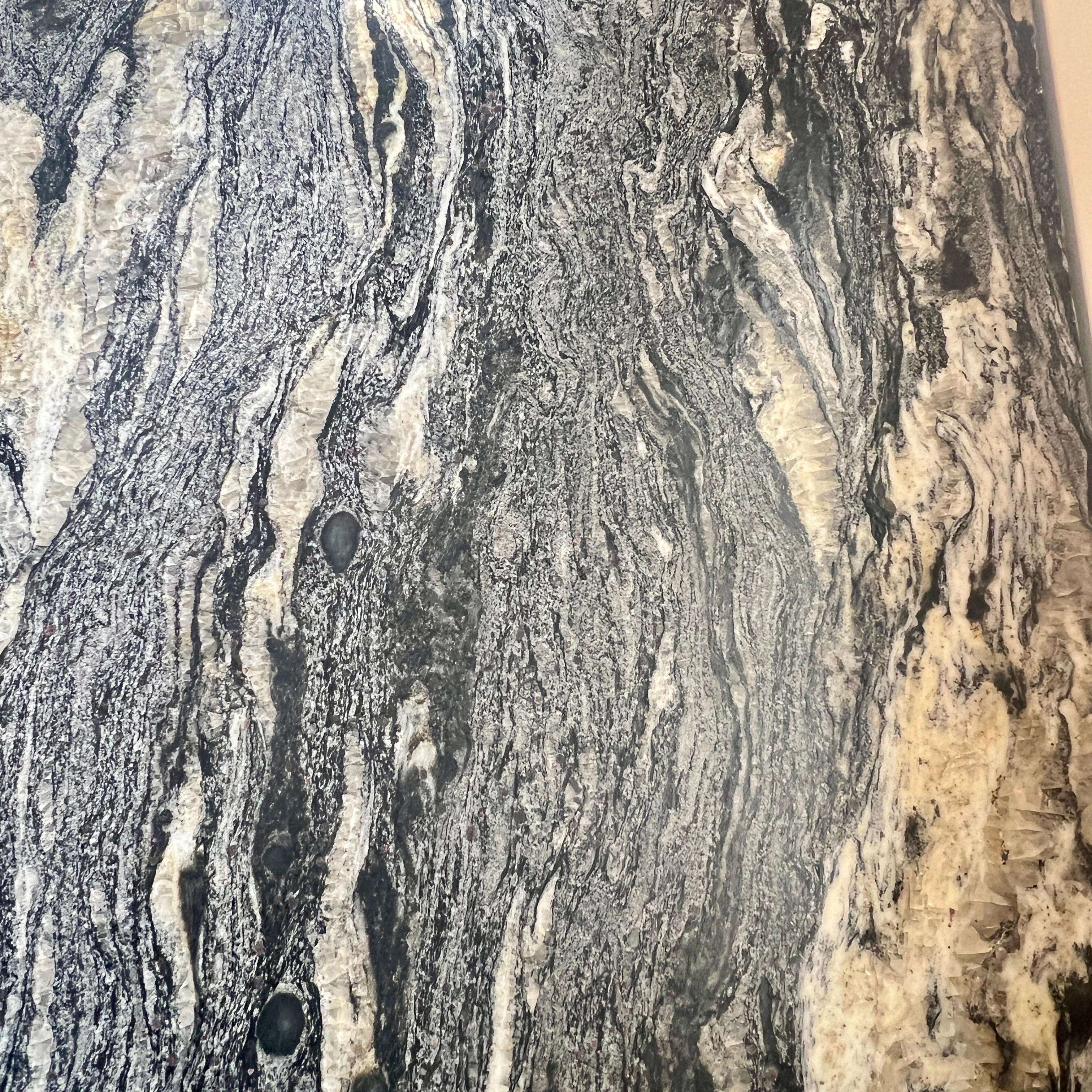 Ein Paar Konsolentische aus Schmiedeeisen und Granit mit Platte im Angebot 6