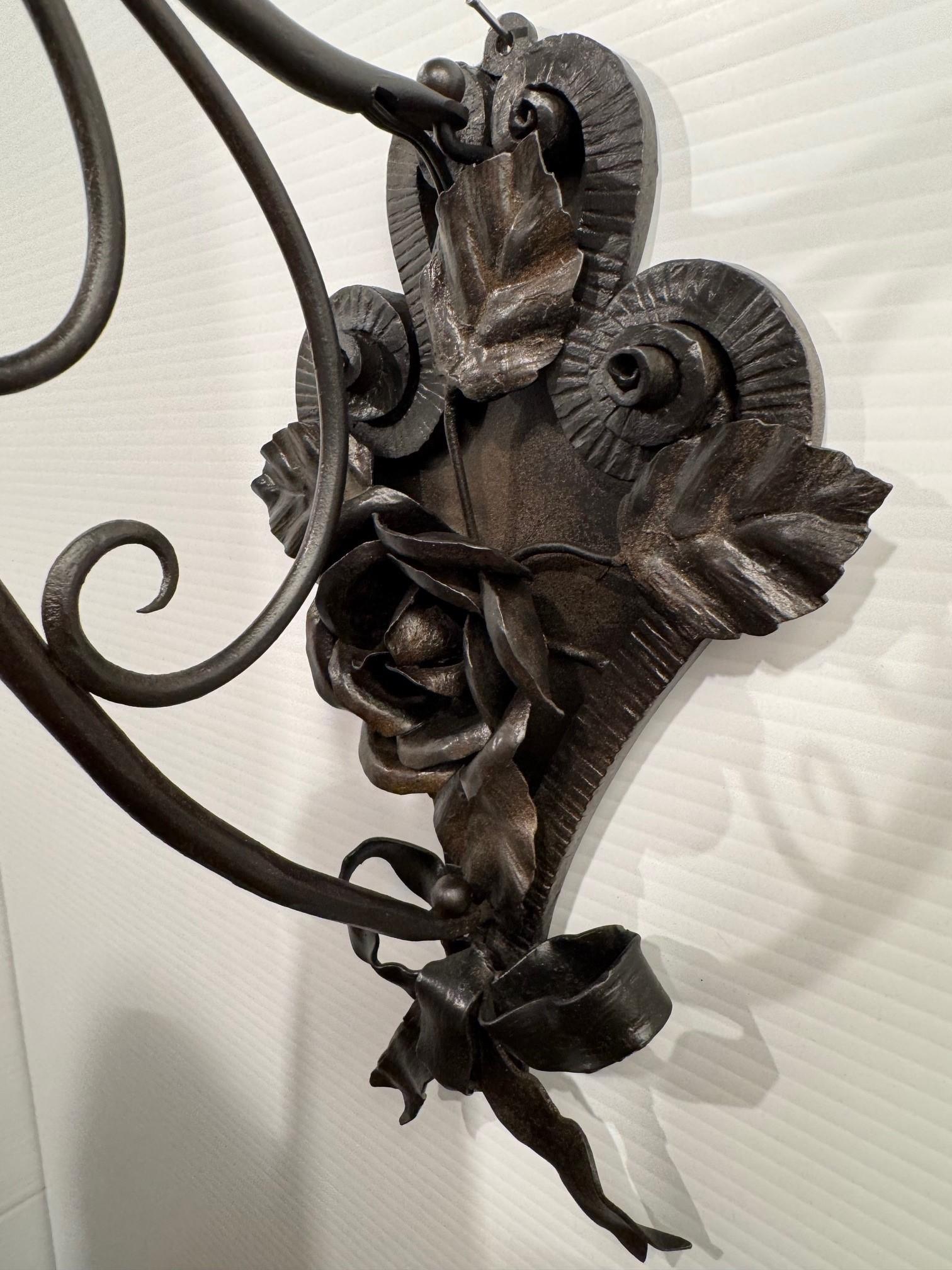 Verre Paire d'appliques murales en fer forgé Art Deco en vente