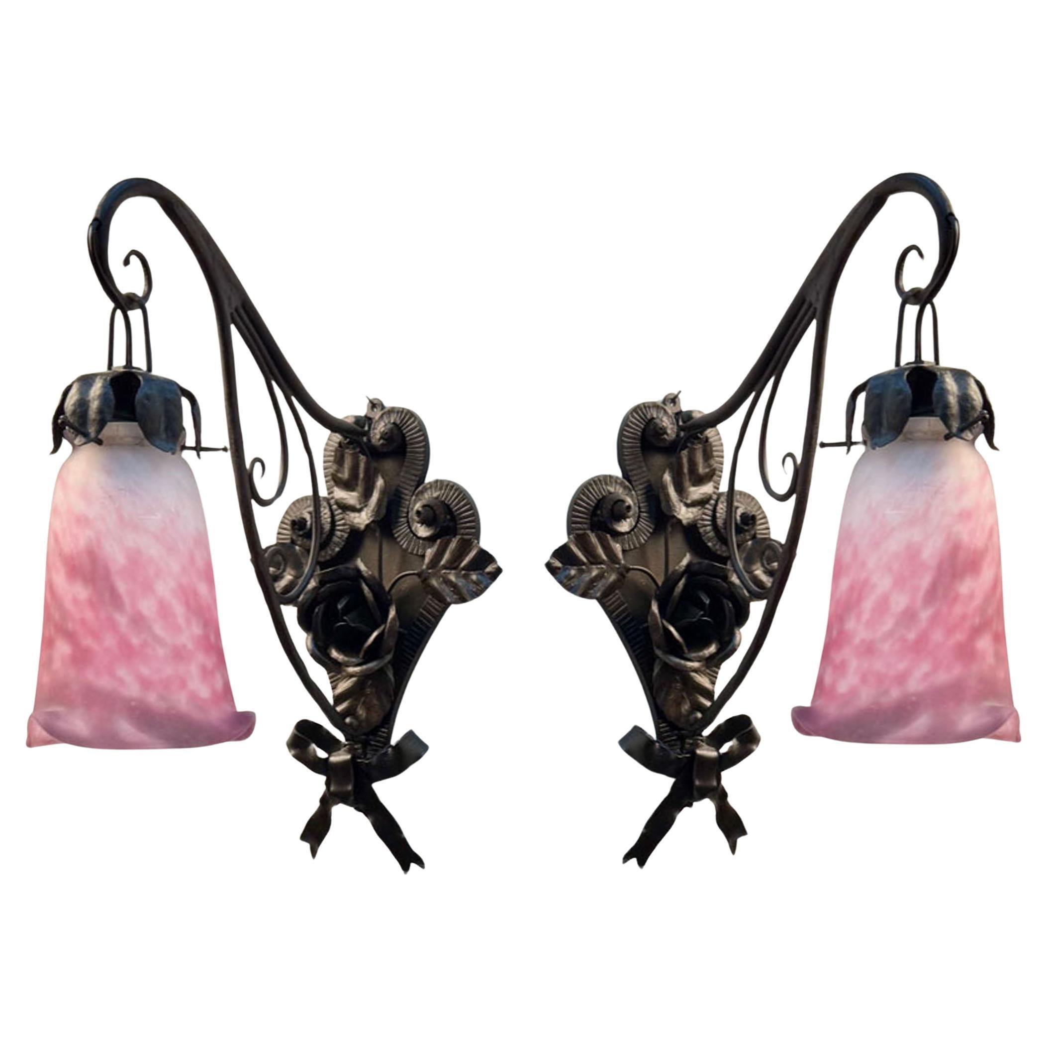 Paire d'appliques murales en fer forgé Art Deco en vente