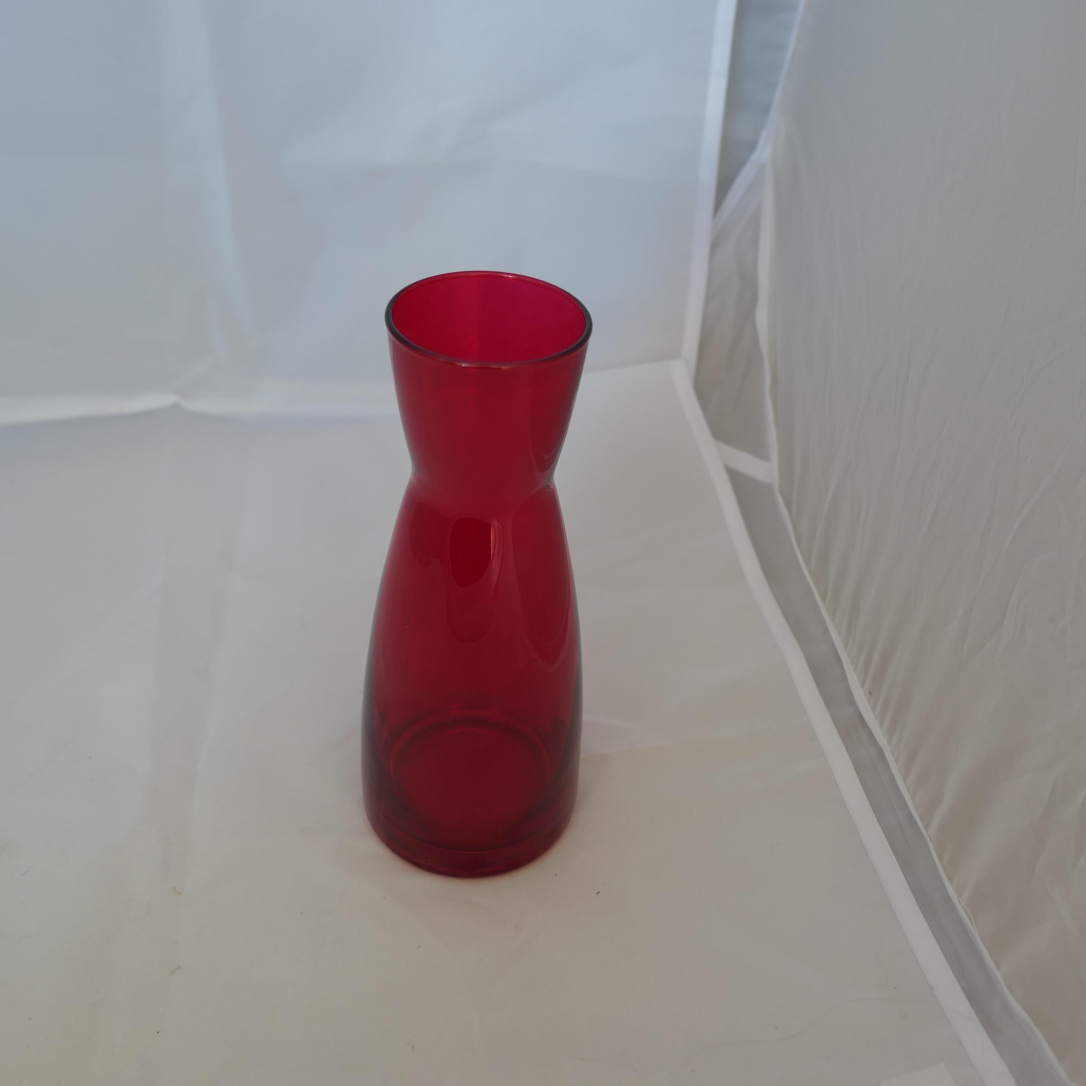 Mid-Century Modern A Pair of Ypsilon Red Glass Carafes by Bormioli Rocco     For Sale
