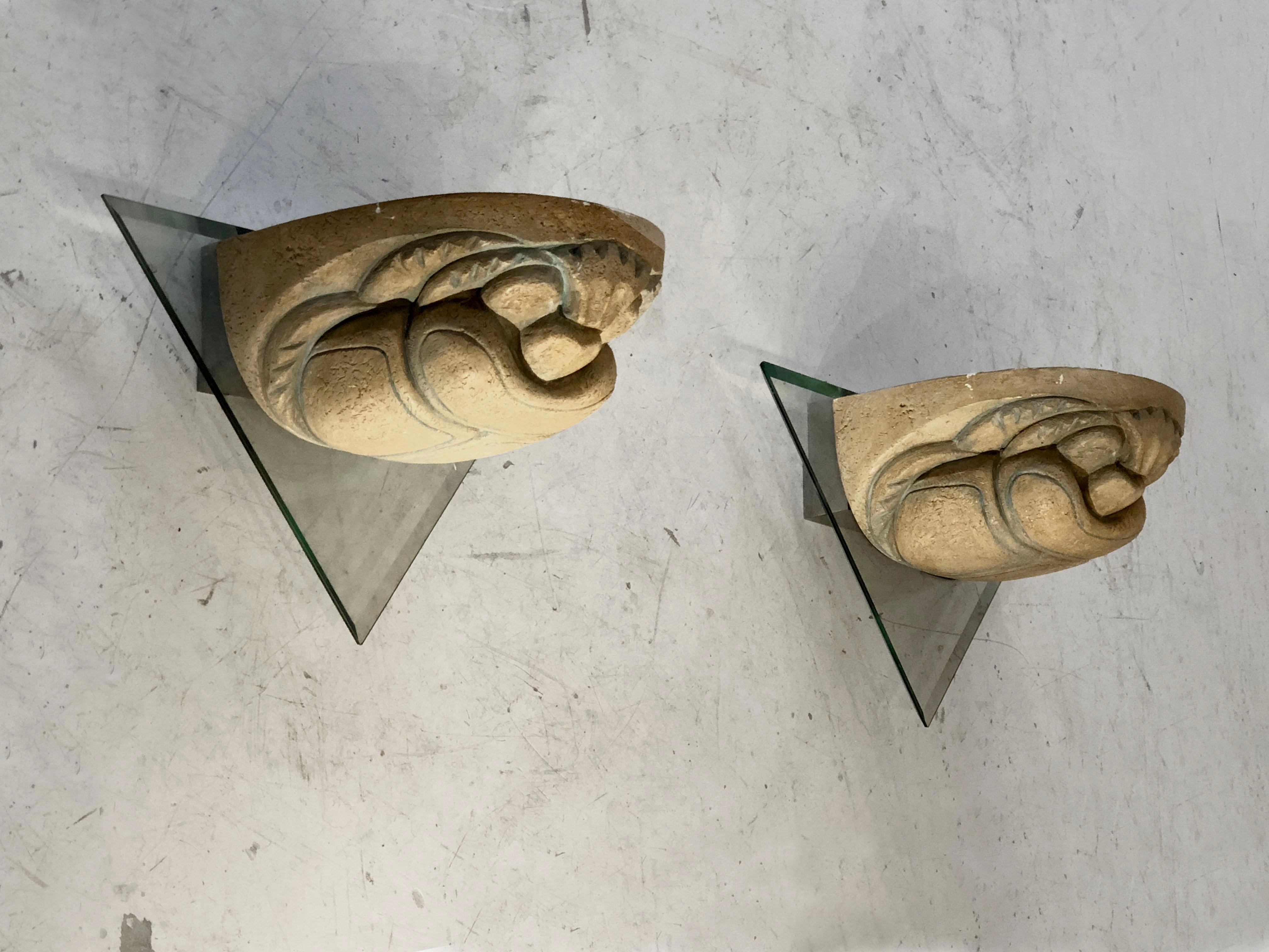 Pareja de APARATOS DE PARED ESCULTÓRICOS ZOOMÓRFICOS SURREALÍSTICOS, Francia, 1970-1980 en Bastante bueno estado para la venta en PARIS, FR