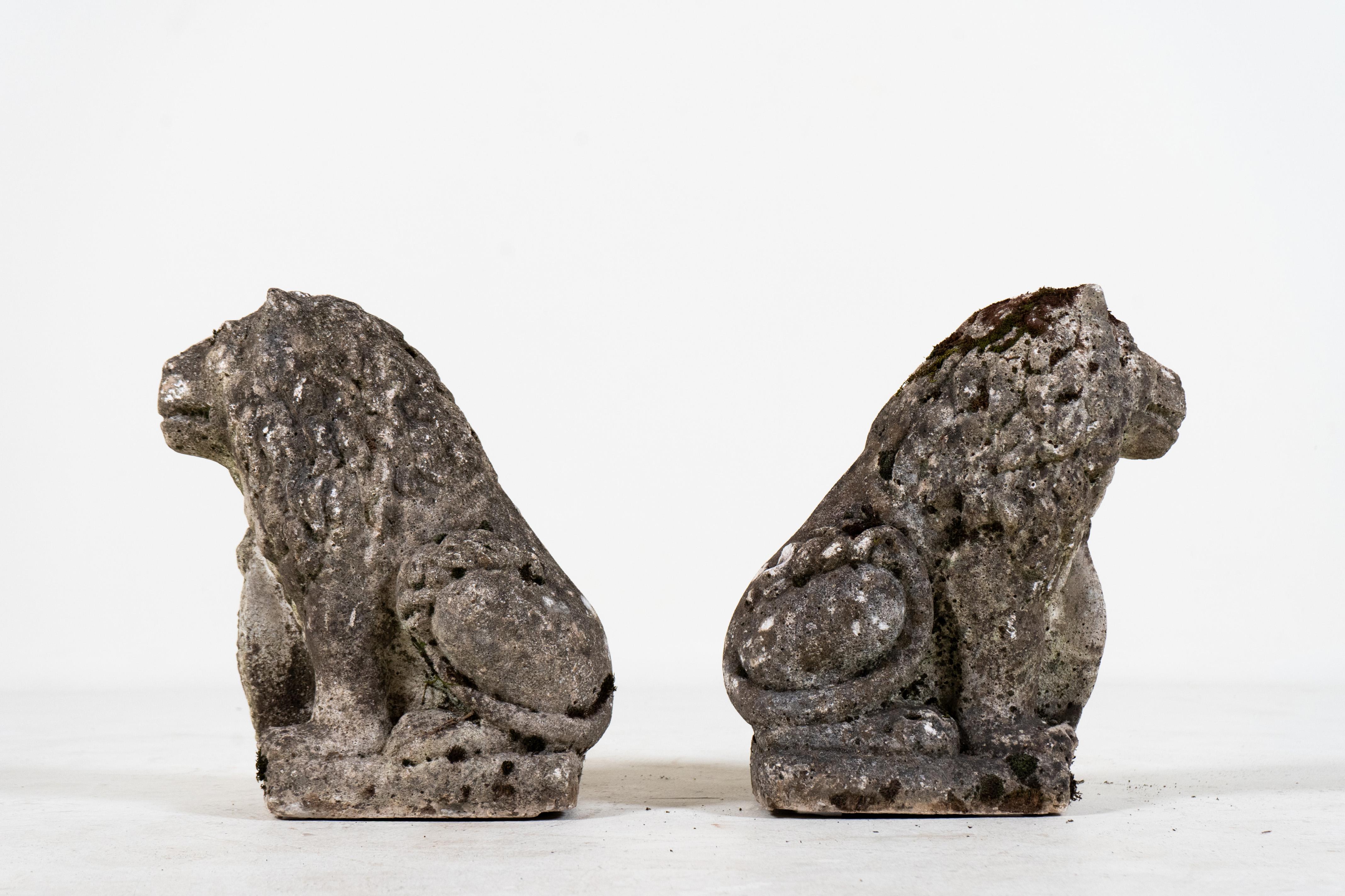A Pair on Antique Limestone Lions, France c.1900 In Good Condition For Sale In Chicago, IL