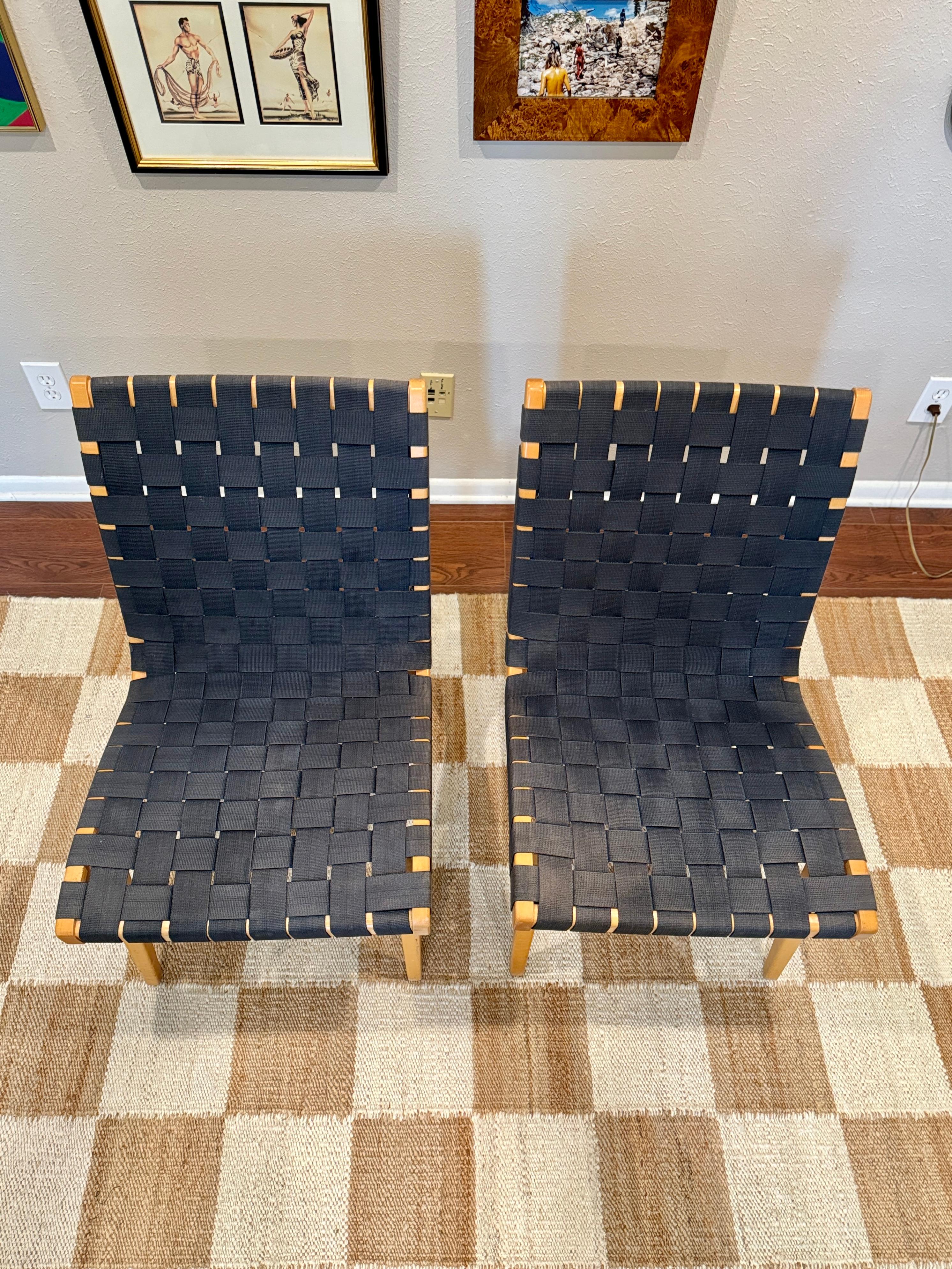 Européen Une paire de chaises longues modèle 654 de Jens Risom, conçues dans les années 1940 pour Knoll en vente