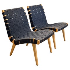 Un par de sillones de salón Modelo 654 de Jens Risom, diseñados en la década de 1940 para Knoll.