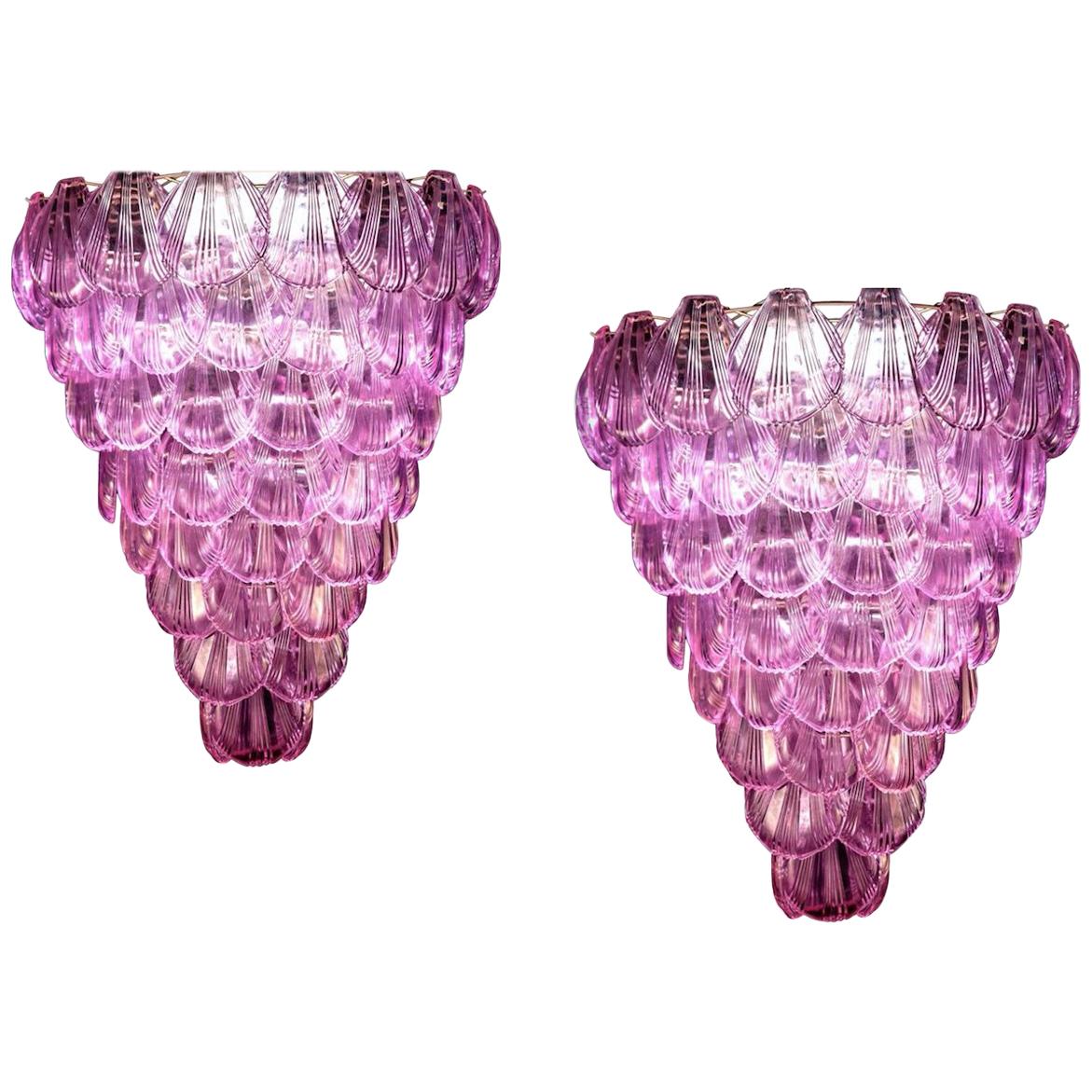 Paire de grands lustres en verre de Murano en forme de coquillage rose, 1980 en vente