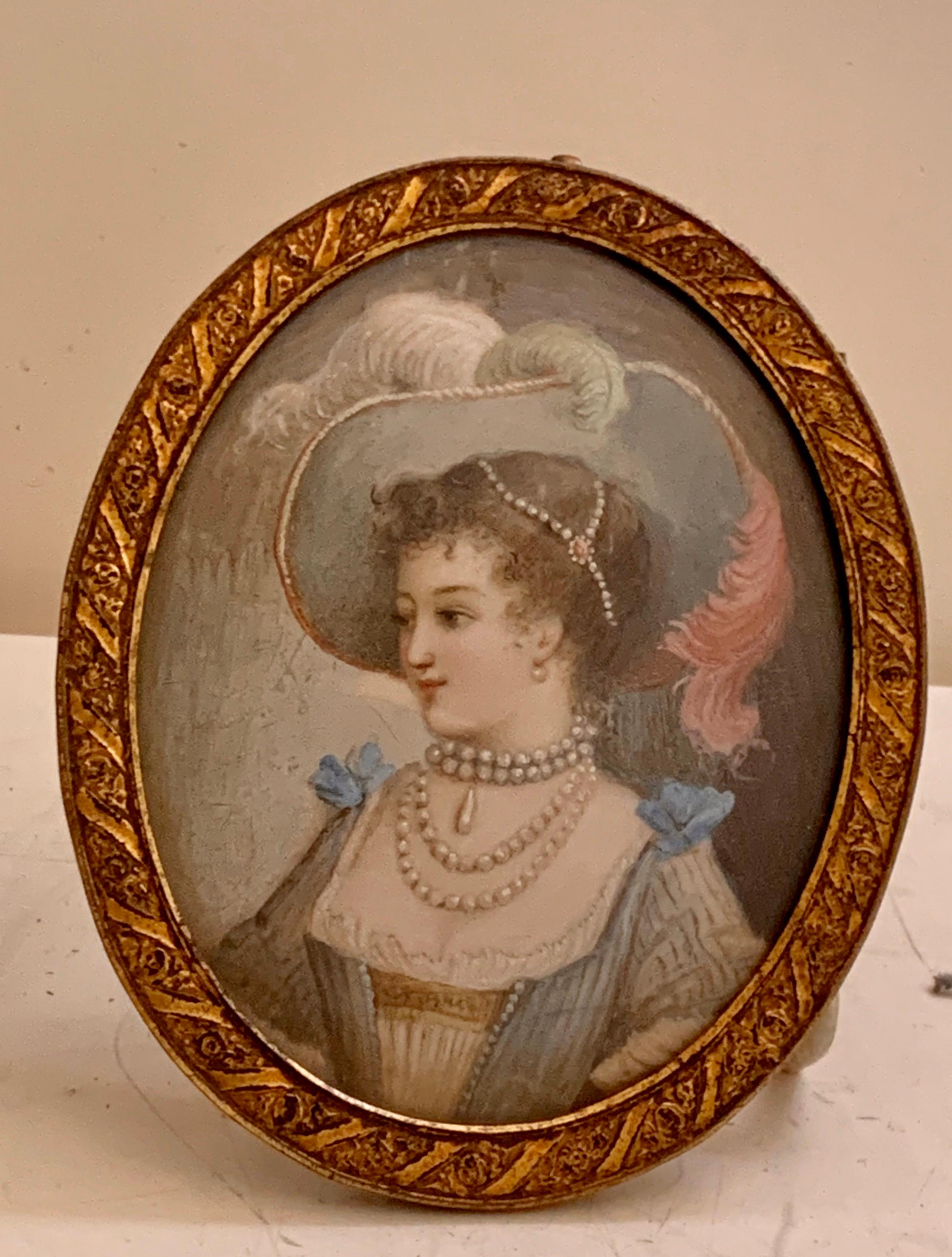 Français Paire de peintures miniatures de portraits, Jeune femme signé J.B. Royby en vente