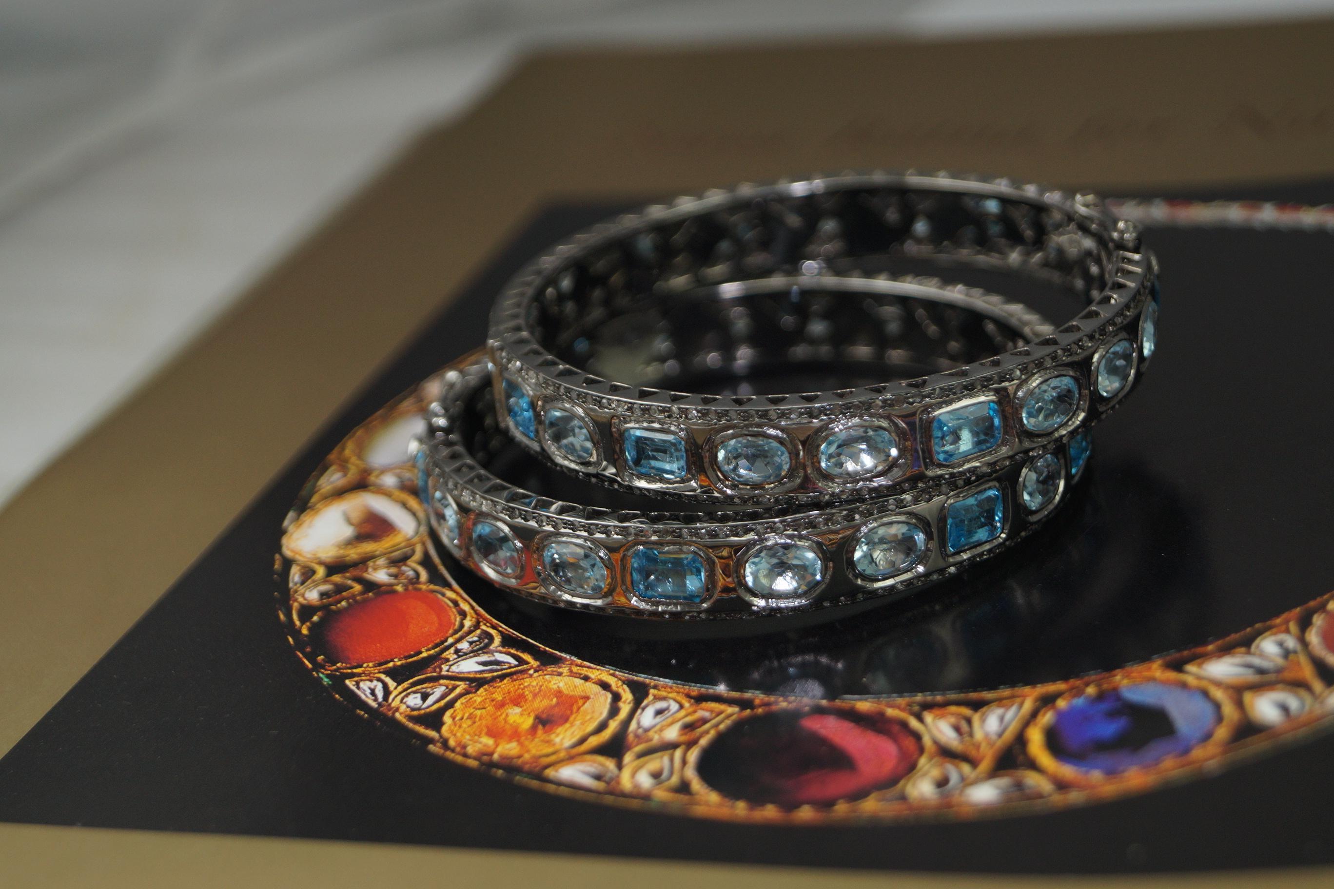 A pair Retro style pave diamond Blue topaz oxidized sterling silver bracelet For Sale 2