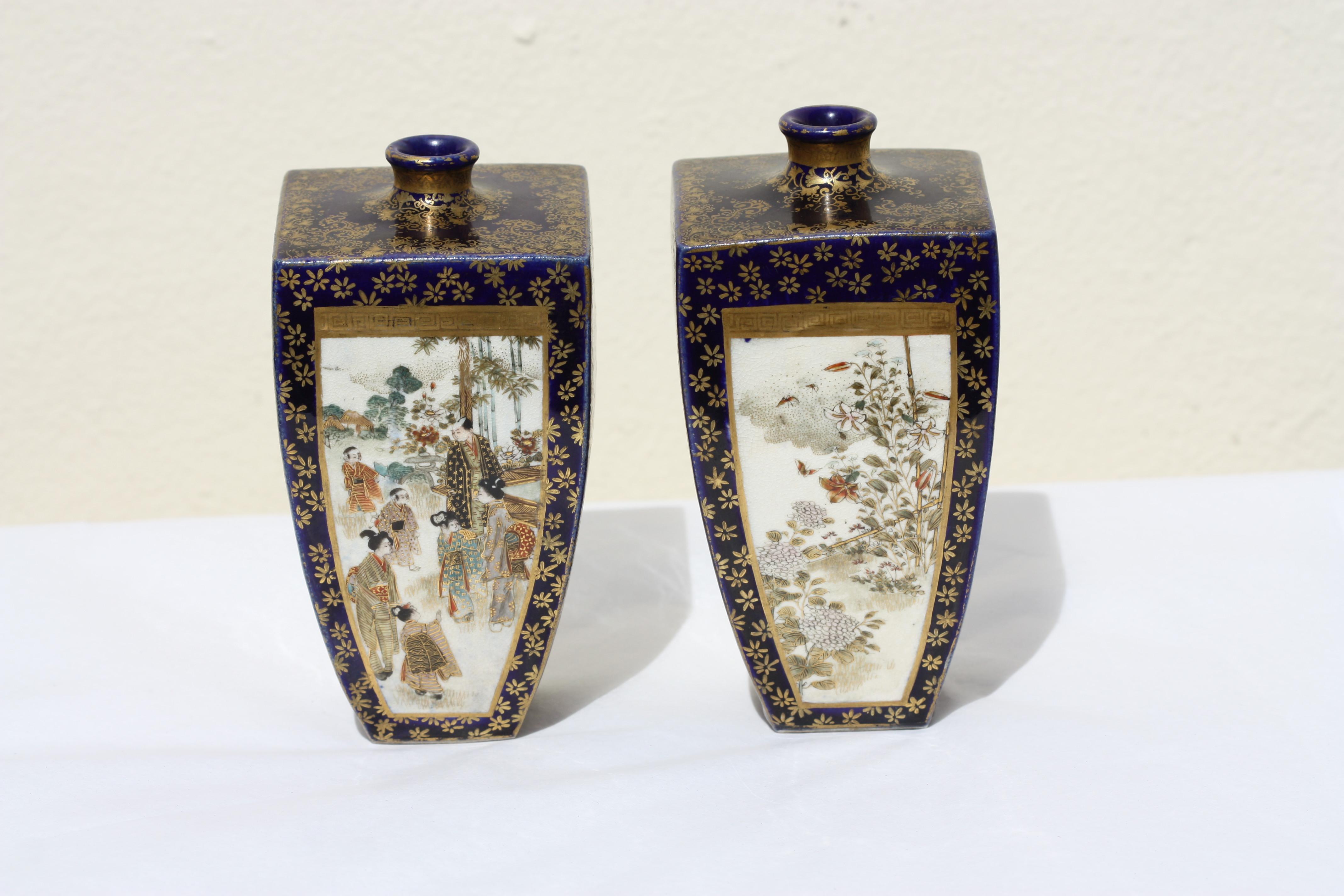 A Pair Satsuma earthenware vases by Kinkozan, Meiji period For Sale 3