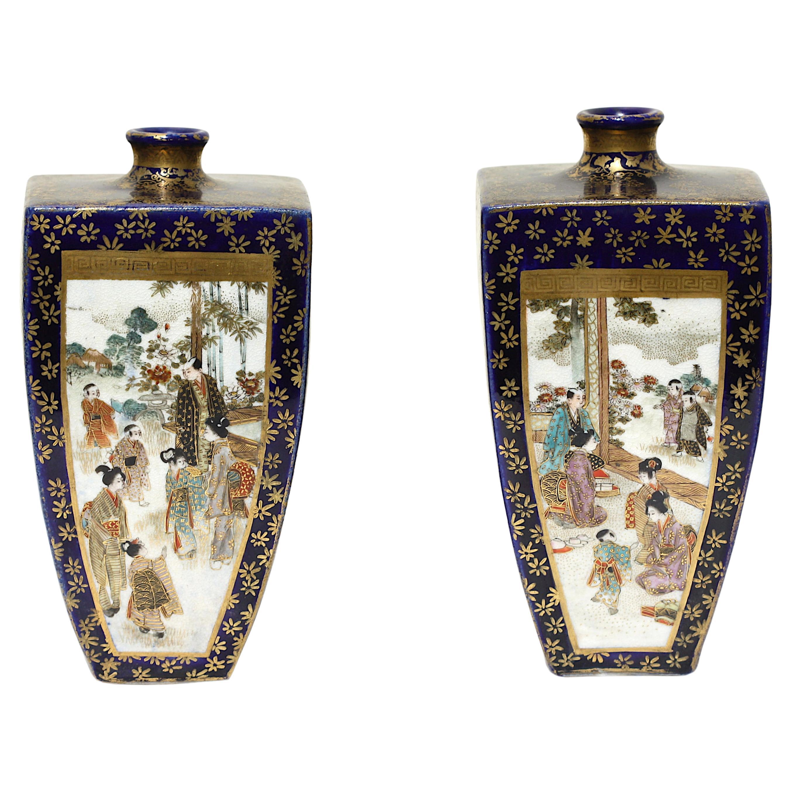 A Pair Satsuma earthenware vases by Kinkozan, Meiji period For Sale