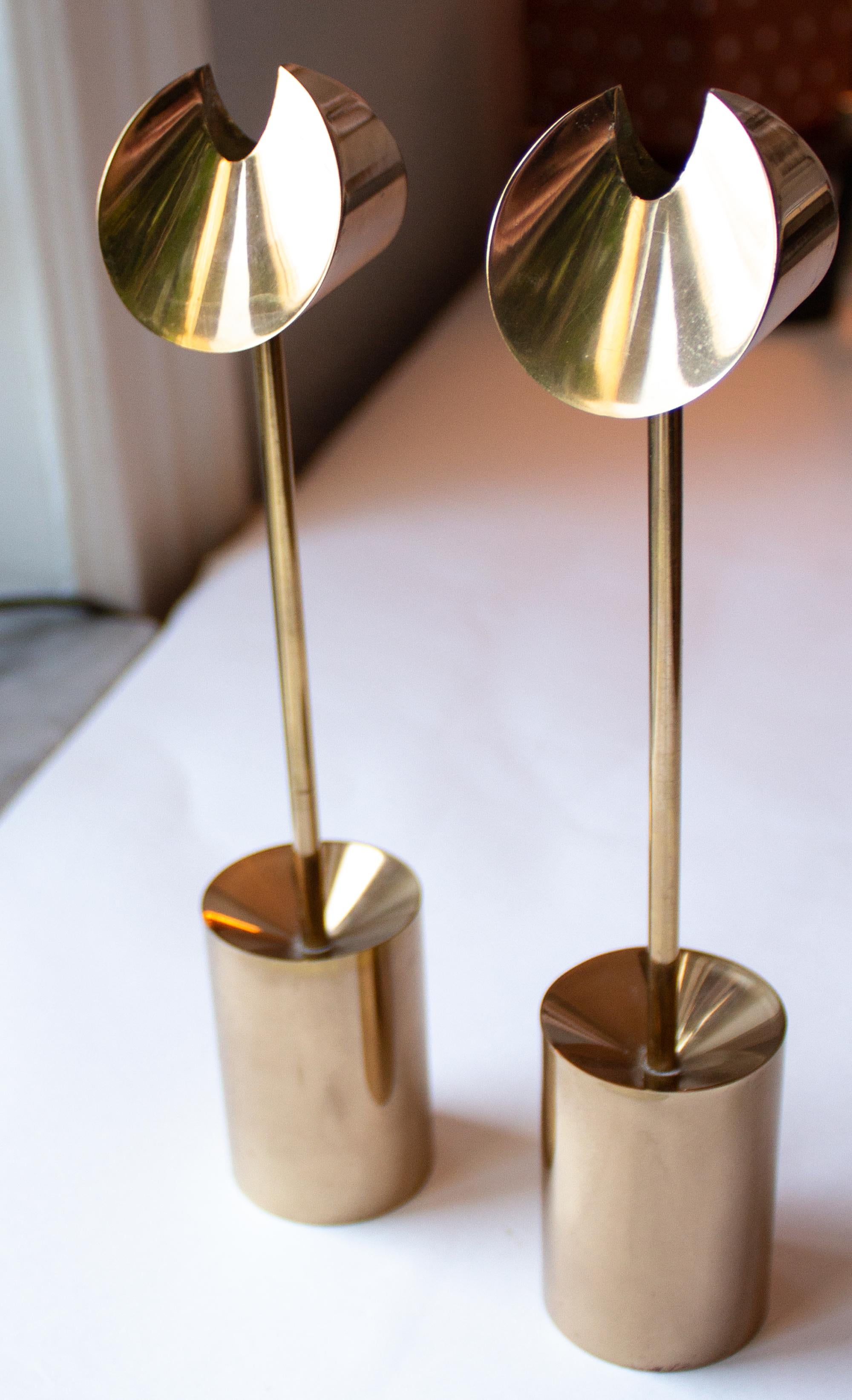 Milieu du XXe siècle Paire de chandeliers modernes scandinaves Ariane de Pierre Forssell pour Skultuna en vente