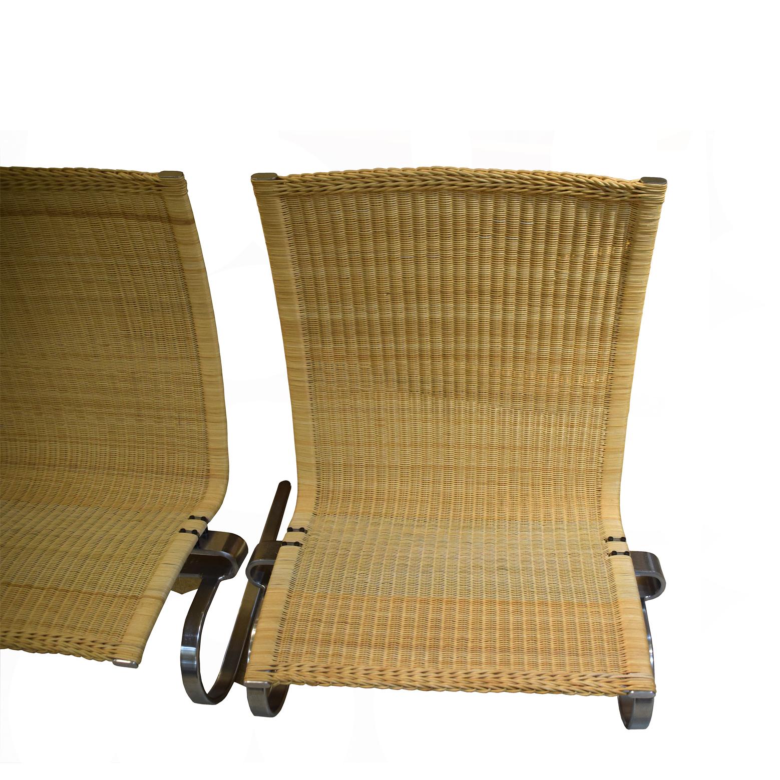 Pair the PK20 is a Laidback and Elegant Easy Chair, Designed by Poul Kjærholm In Good Condition For Sale In Hudson, NY