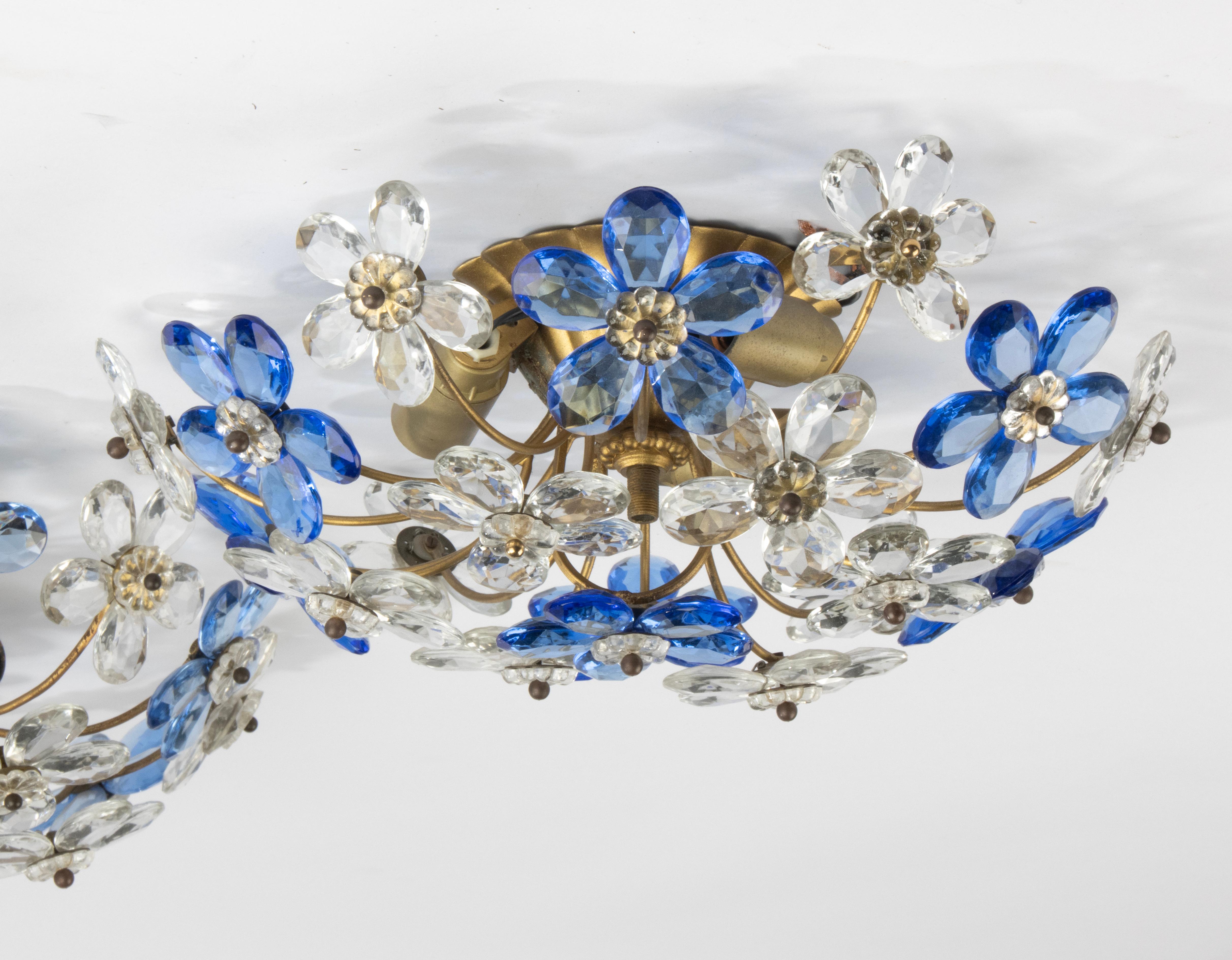 Ein Paar Vintage Crystal Flower Ceiling Lights - Italien - Blaues und klares Kristall 4