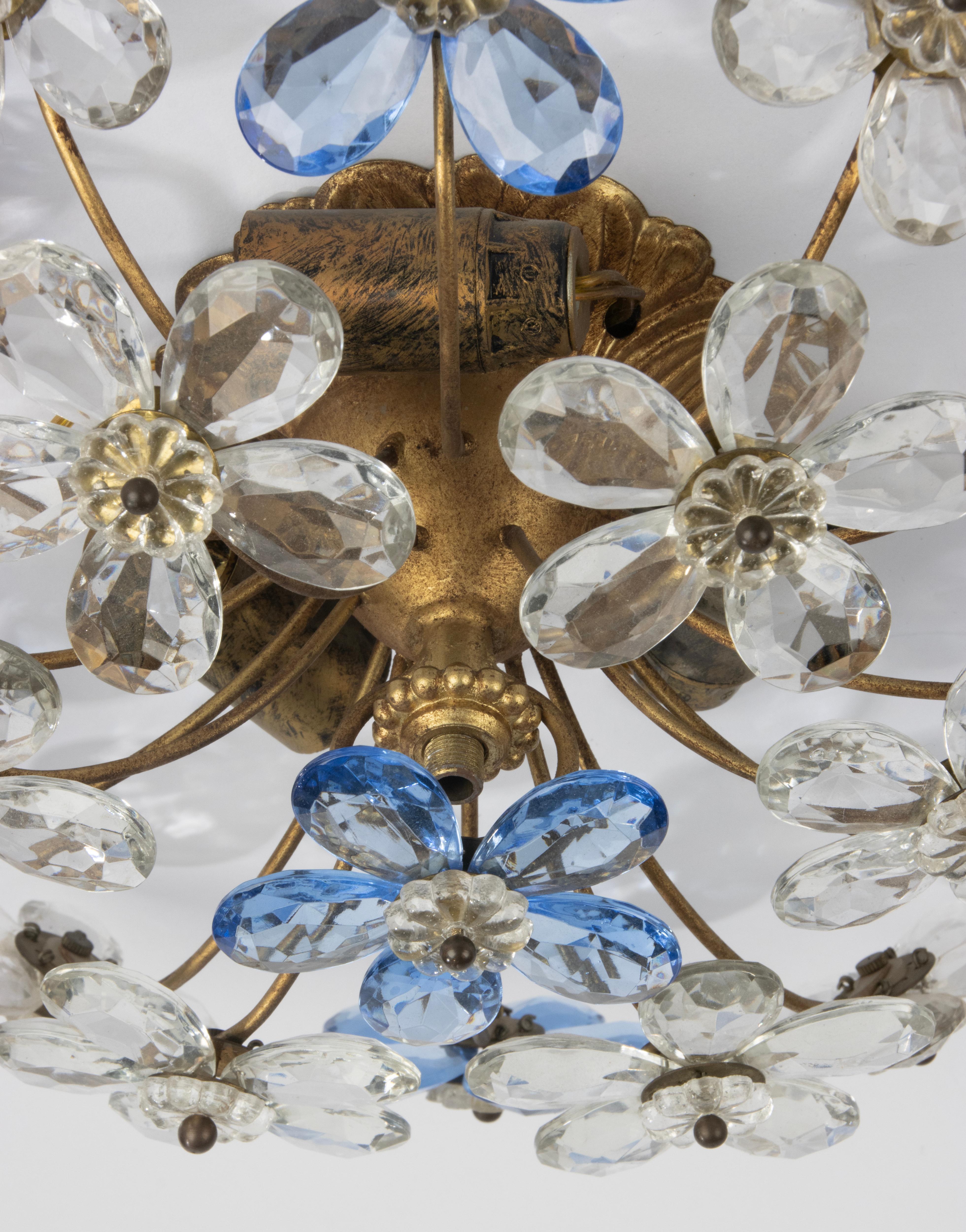 Ein Paar Vintage Crystal Flower Ceiling Lights - Italien - Blaues und klares Kristall 6
