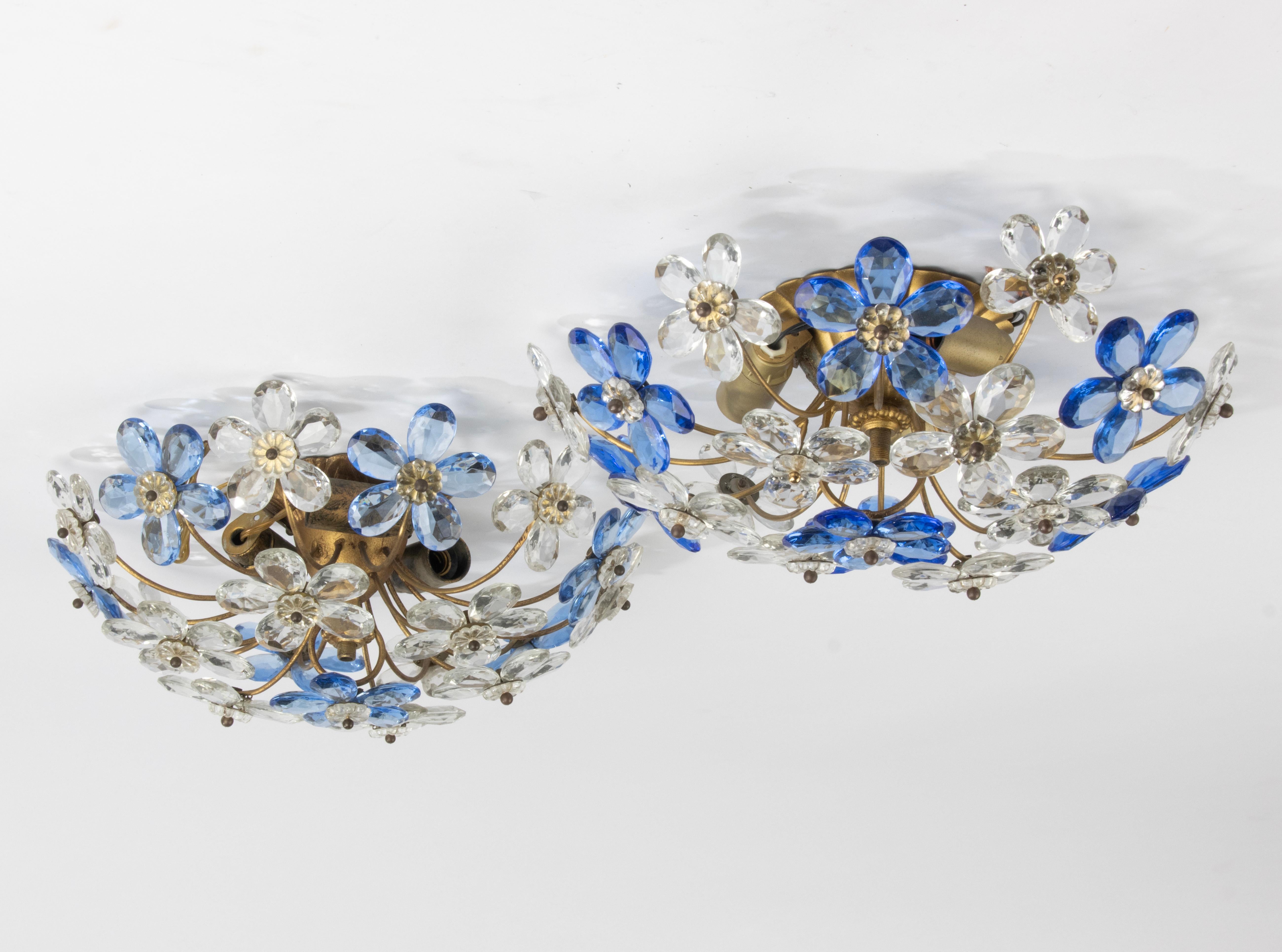 Ein Paar Vintage Crystal Flower Ceiling Lights - Italien - Blaues und klares Kristall 7