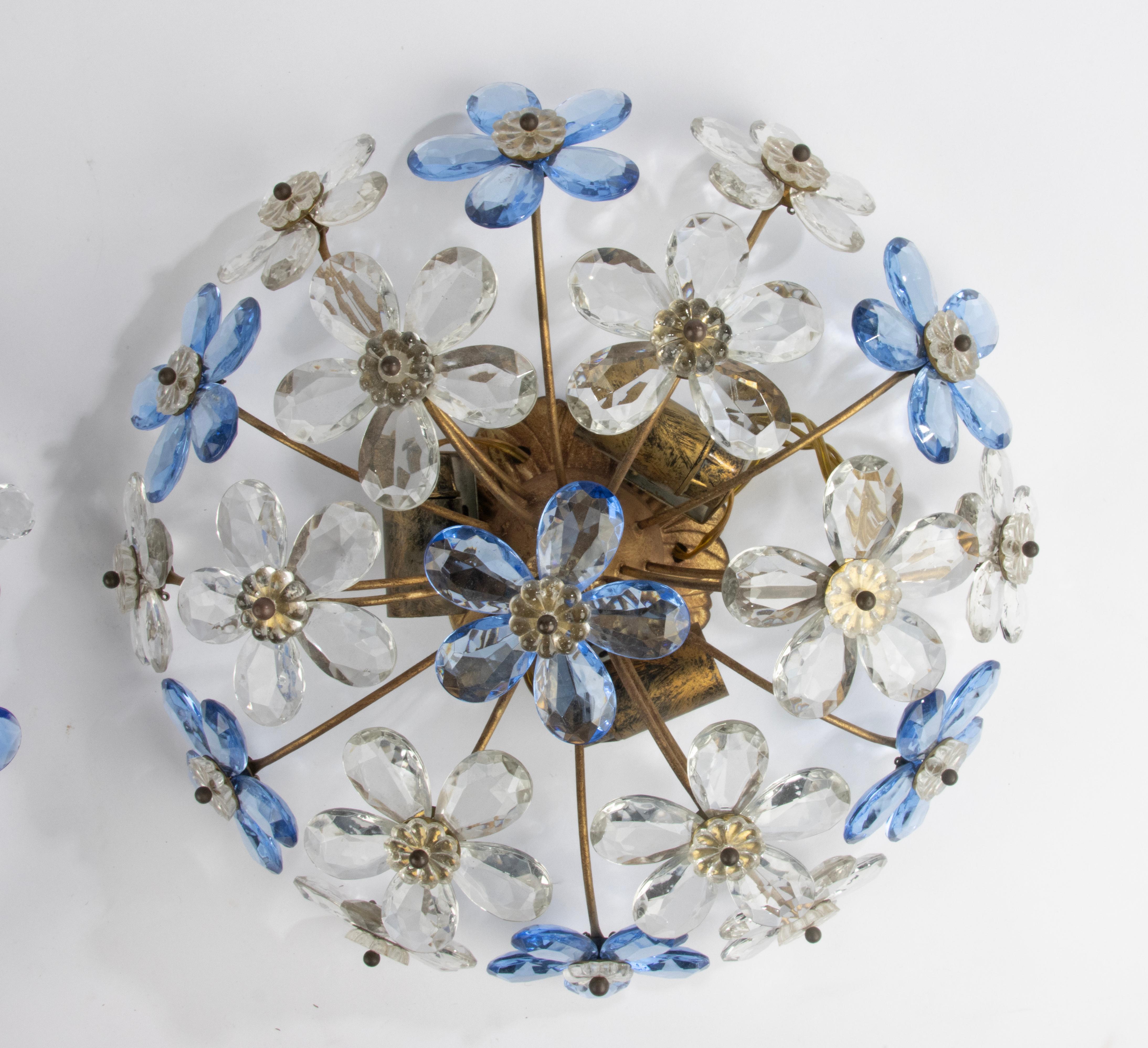 Ein Paar Vintage Crystal Flower Ceiling Lights - Italien - Blaues und klares Kristall im Zustand „Gut“ in Casteren, Noord-Brabant