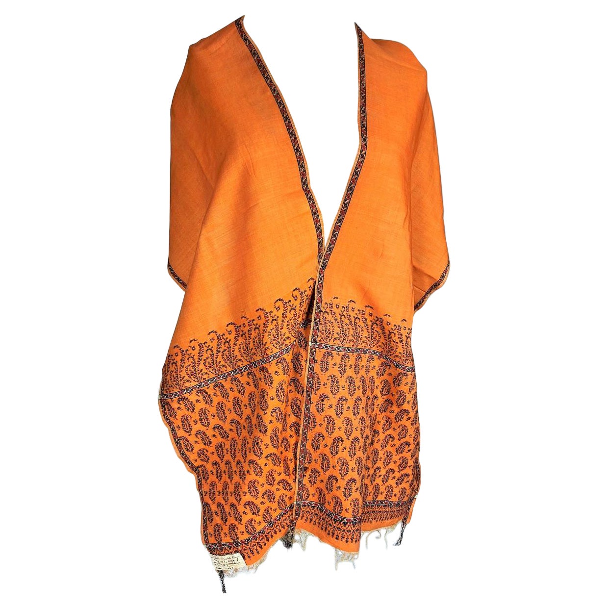 A Paisley Saffron cashmere scarf - Scotland - Victorian period Circa 1860 im Angebot