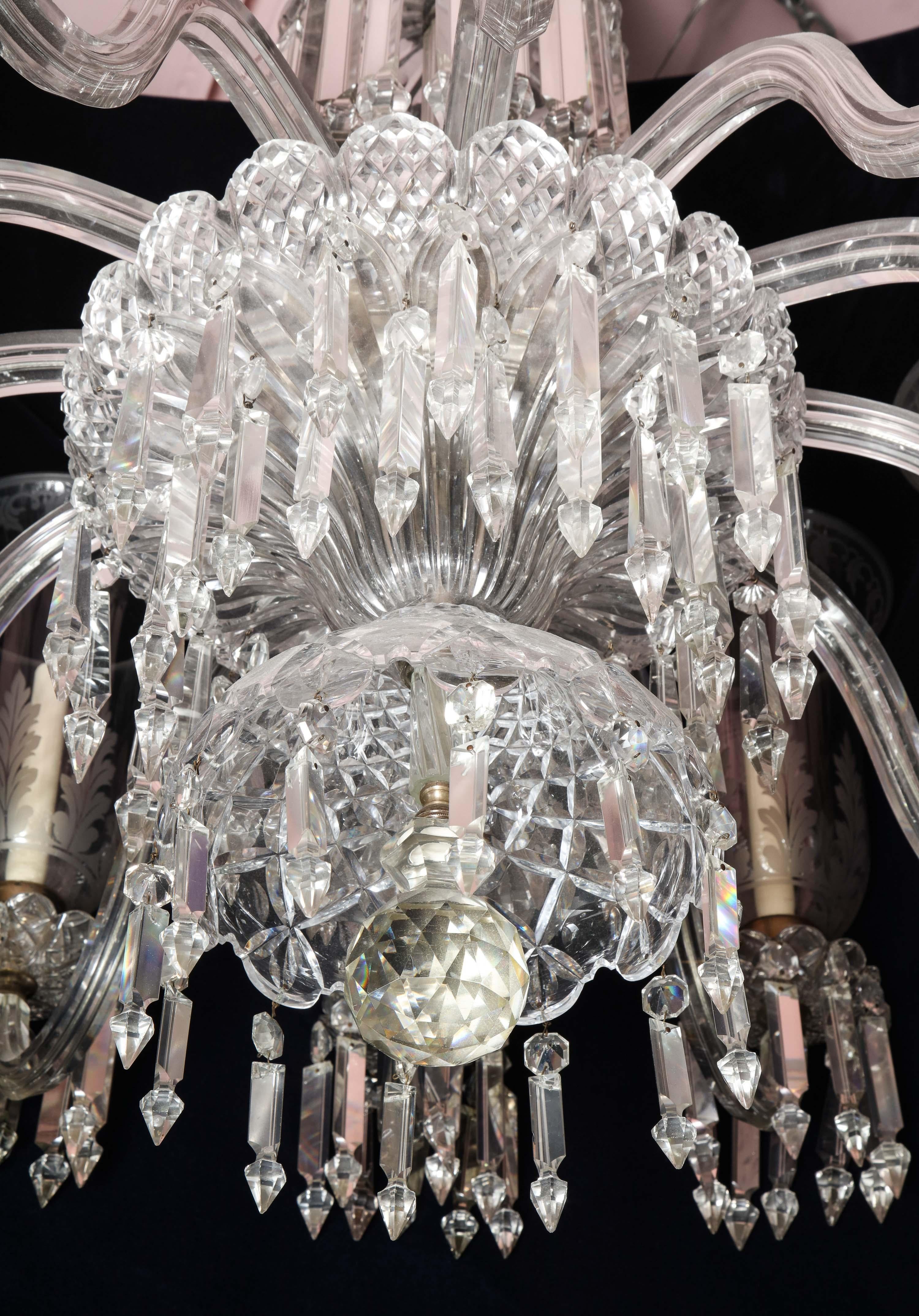 Palatial et grand lustre français ancien en cristal taillé Louis XVI en vente 5