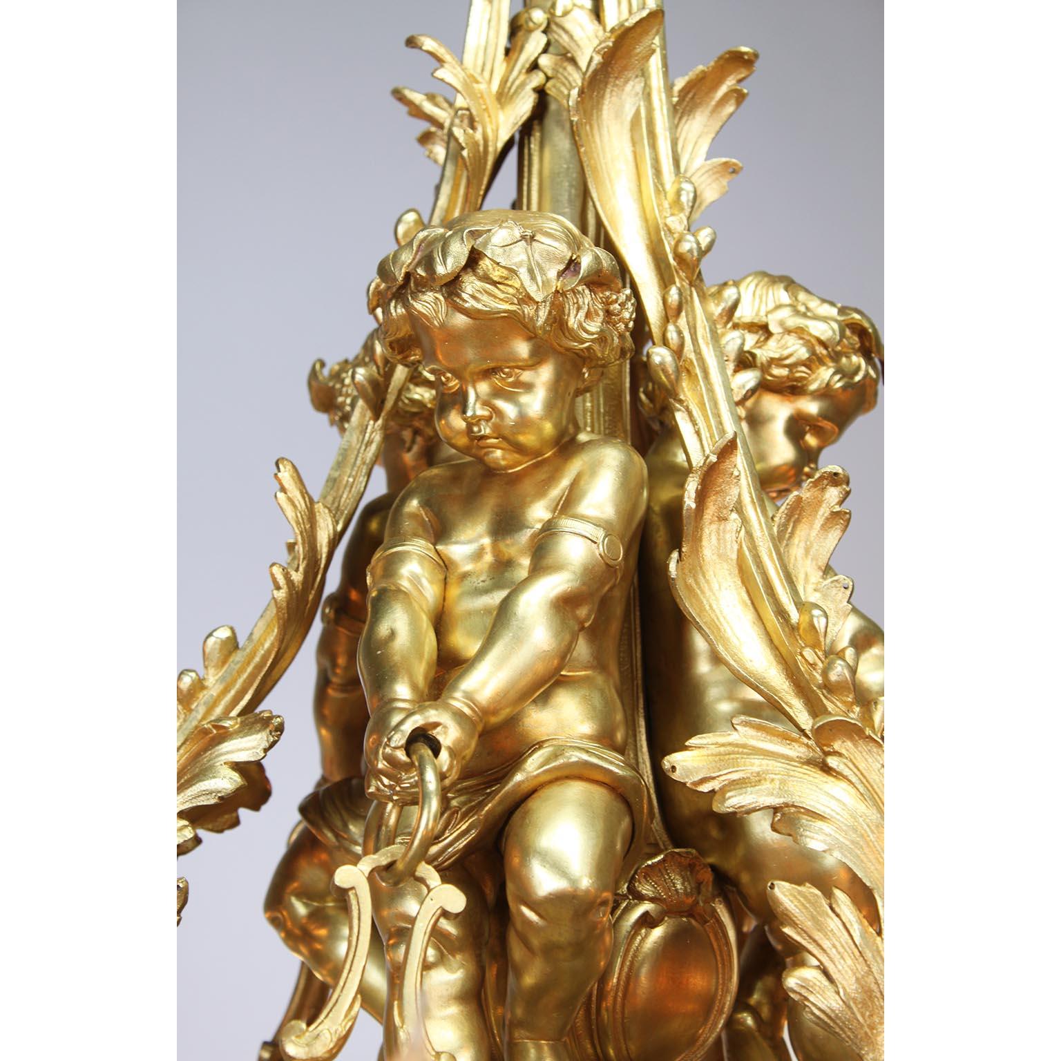 Lustre chérubin de style Louis XV du 19ème siècle en bronze doré, 39 L en vente 2