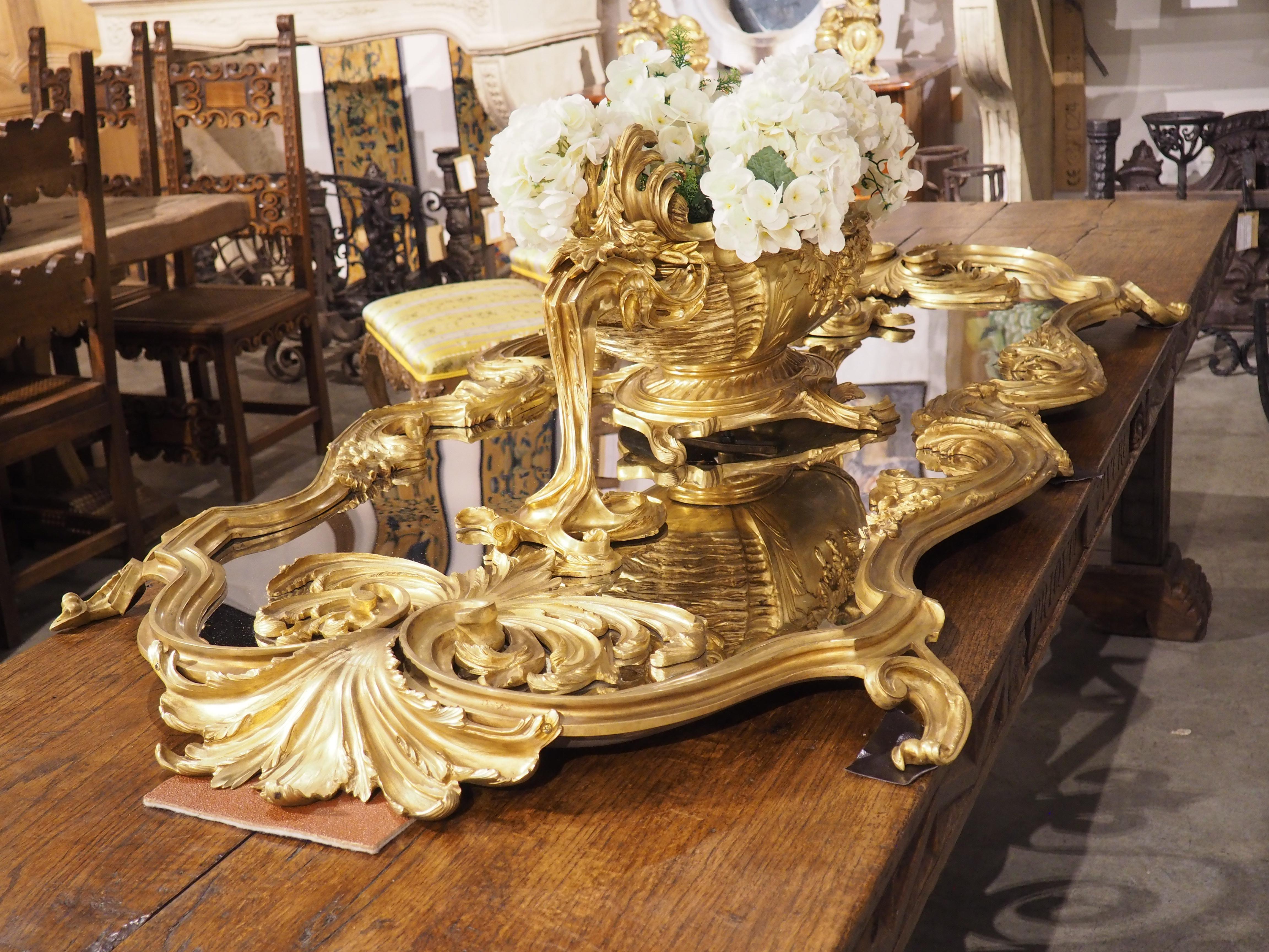 Un somptueux Surtout de table avec jardinière en bronze doré français avec miroir, L-74,5 en vente 5