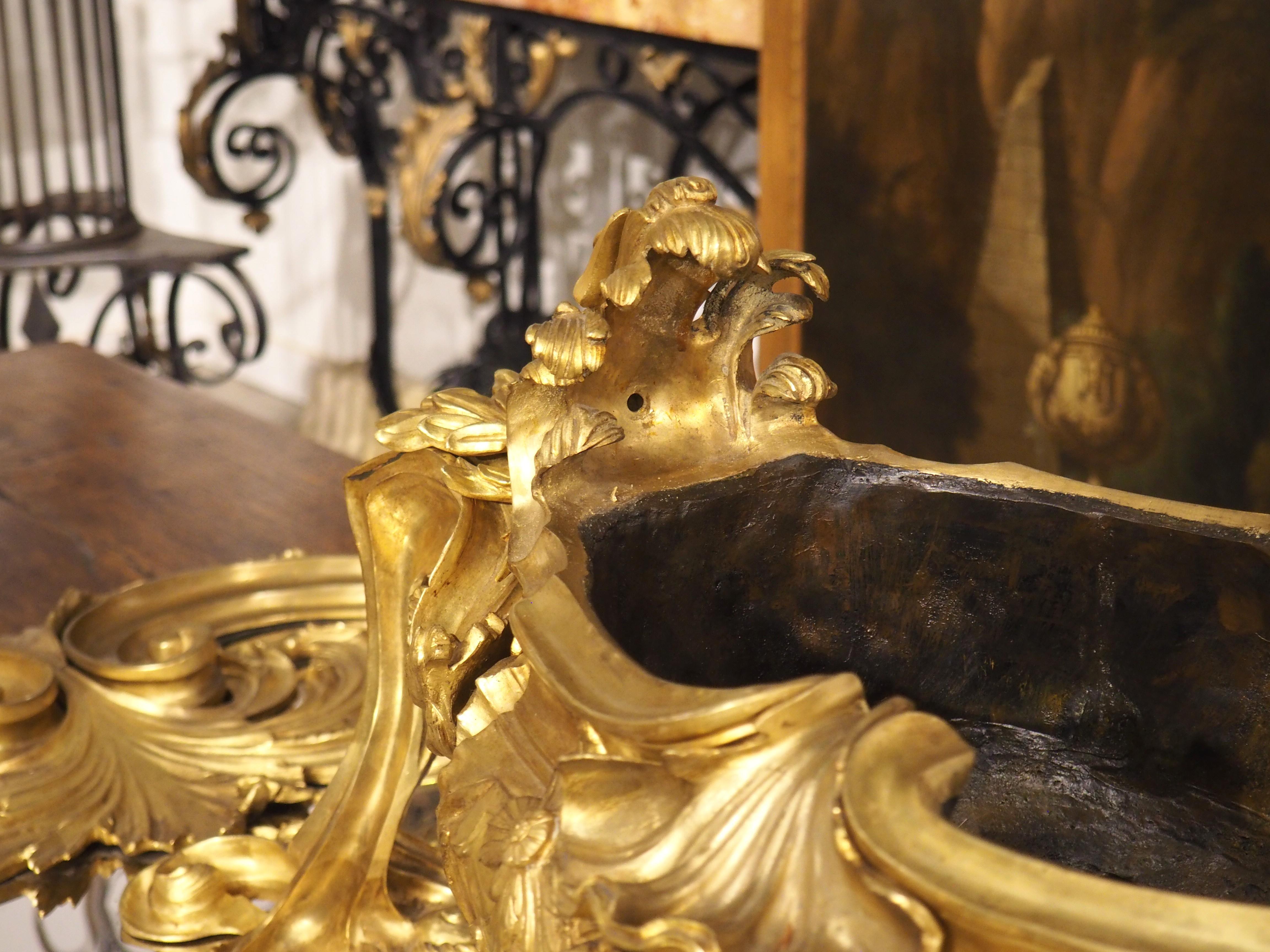 Un somptueux Surtout de table avec jardinière en bronze doré français avec miroir, L-74,5 en vente 12