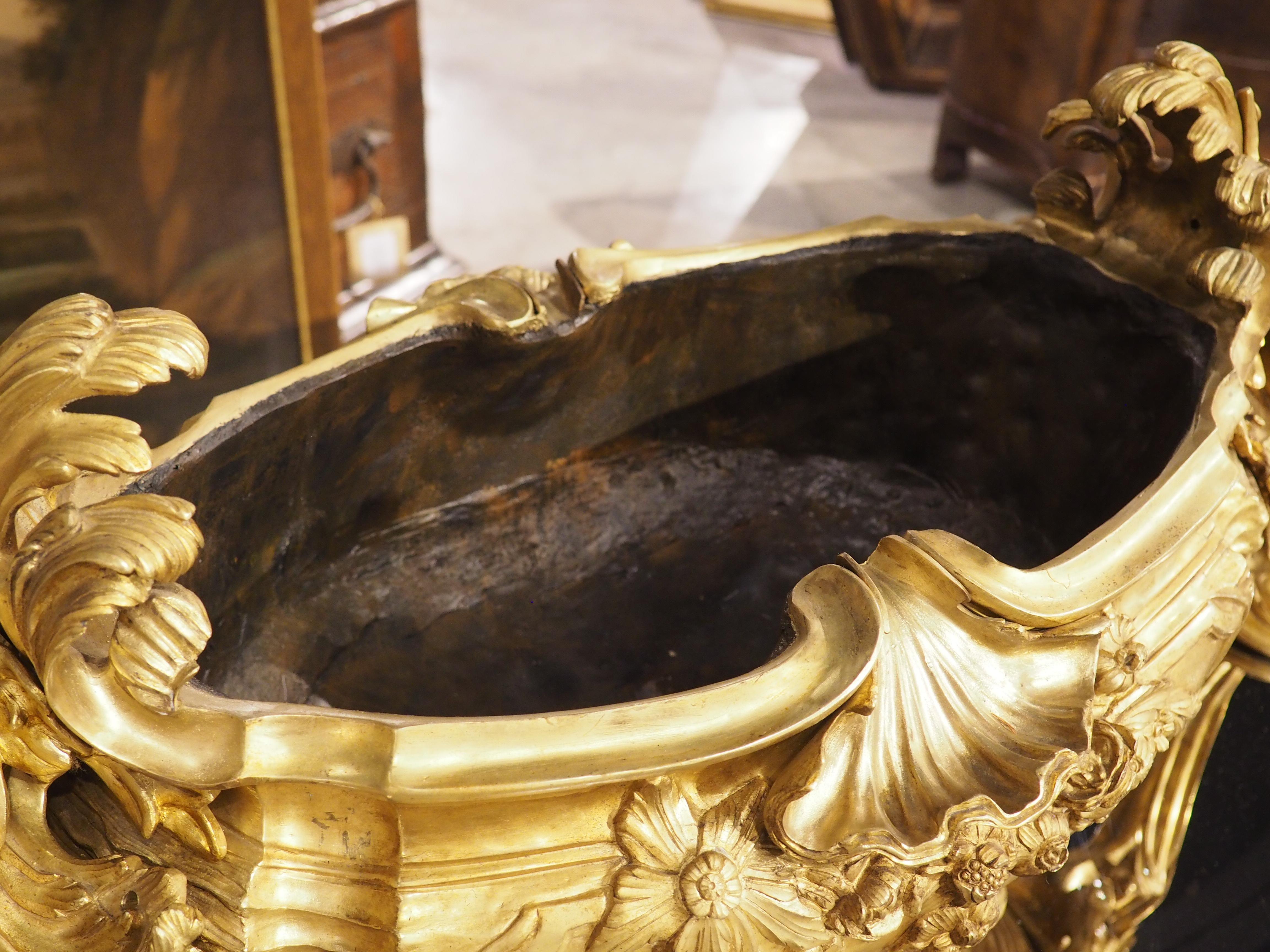 Un somptueux Surtout de table avec jardinière en bronze doré français avec miroir, L-74,5 en vente 13