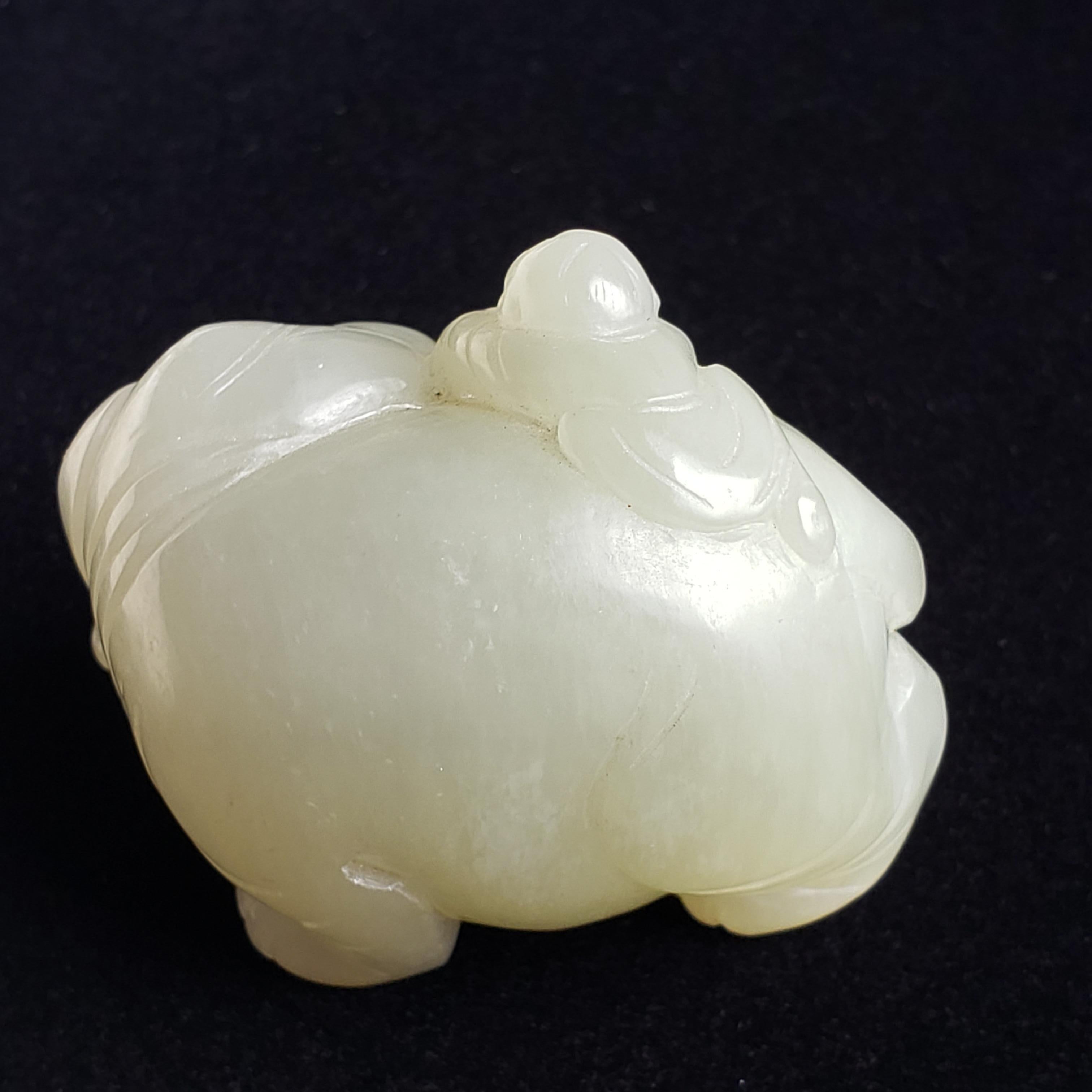 Sculpture en jade Hetian céladon pâle représentant un éléphant avec un garçon en vente 10
