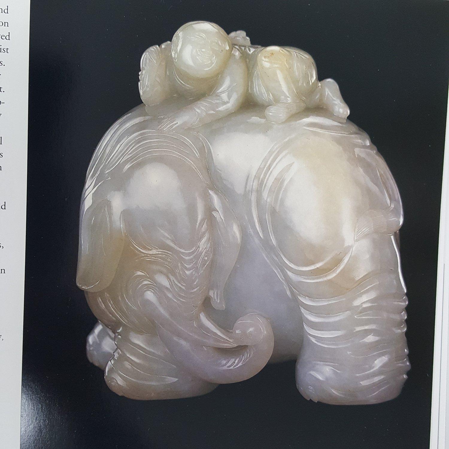 Sculpture en jade Hetian céladon pâle représentant un éléphant avec un garçon en vente 14