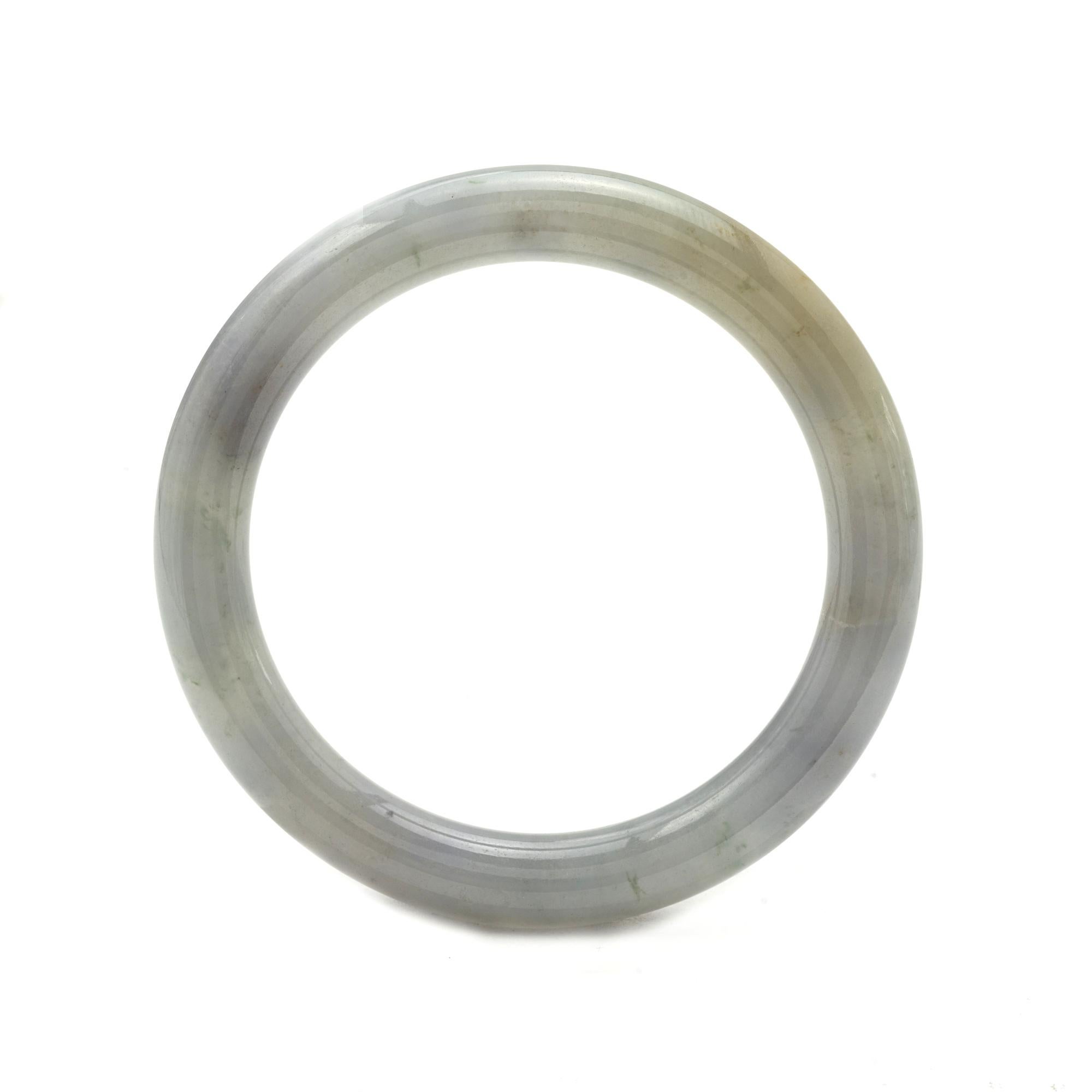 Pale Celadon Jade Bangle In Good Condition In Palm Beach, FL