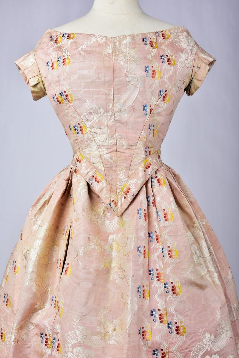 A Pale pink brocaded Moiré silk Crinoline ball gown Circa 1860 For Sale 1