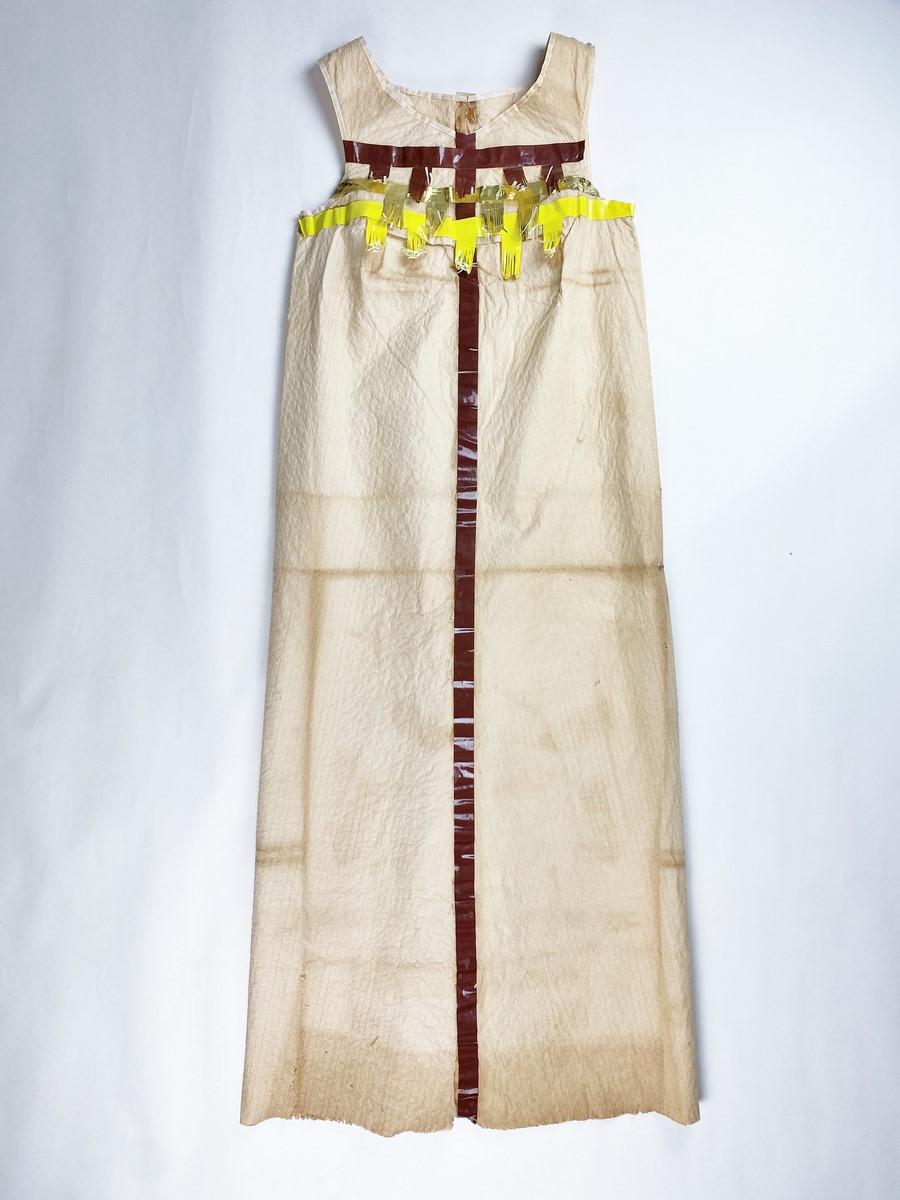 Abito di carta e nastro adesivo di Anik Robelin per Paco Rabanne Paris - C.C. 1967 in vendita 8