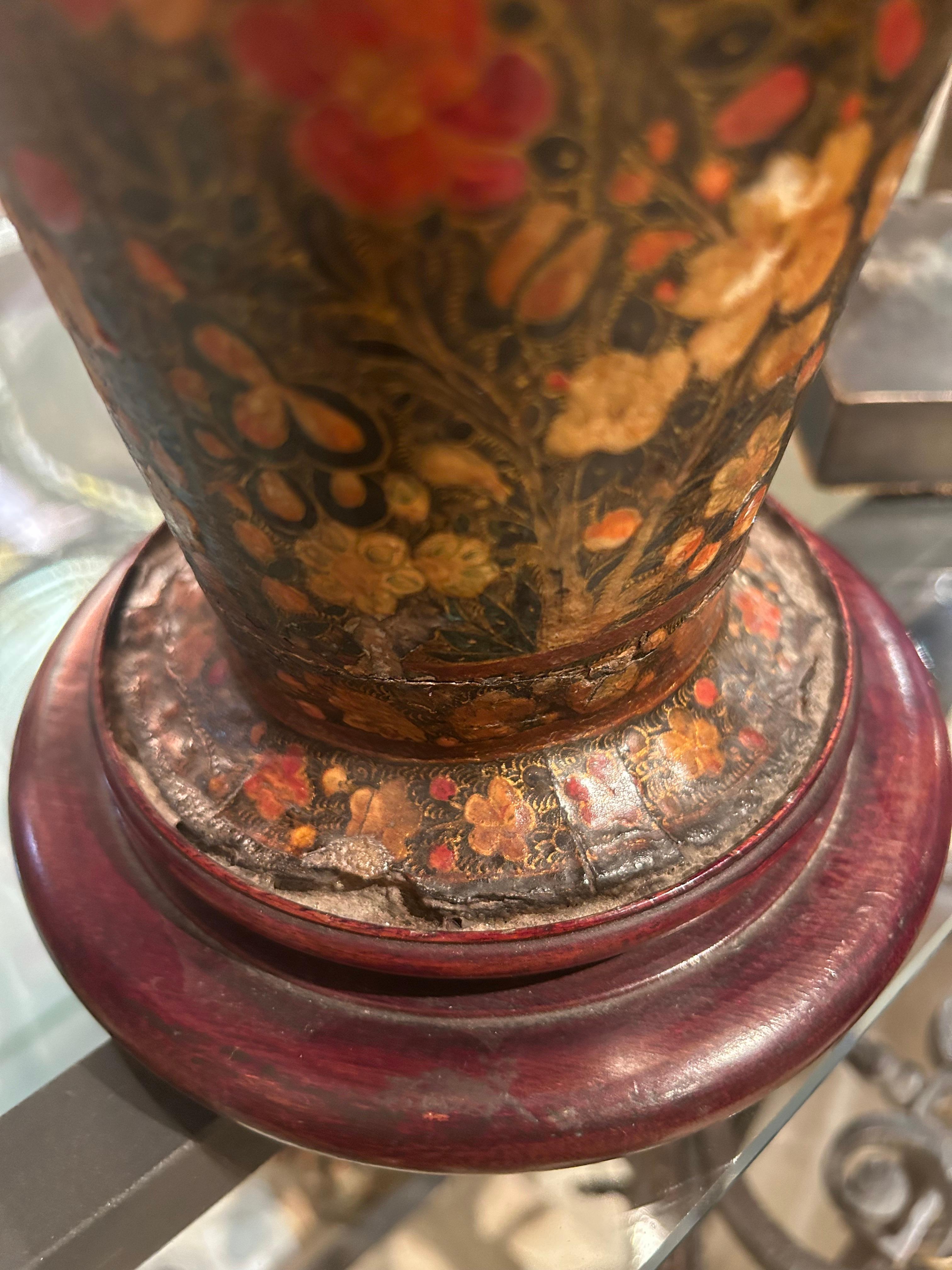Vaso laccato in cartapesta, Kashmir, XIX secolo in vendita 2