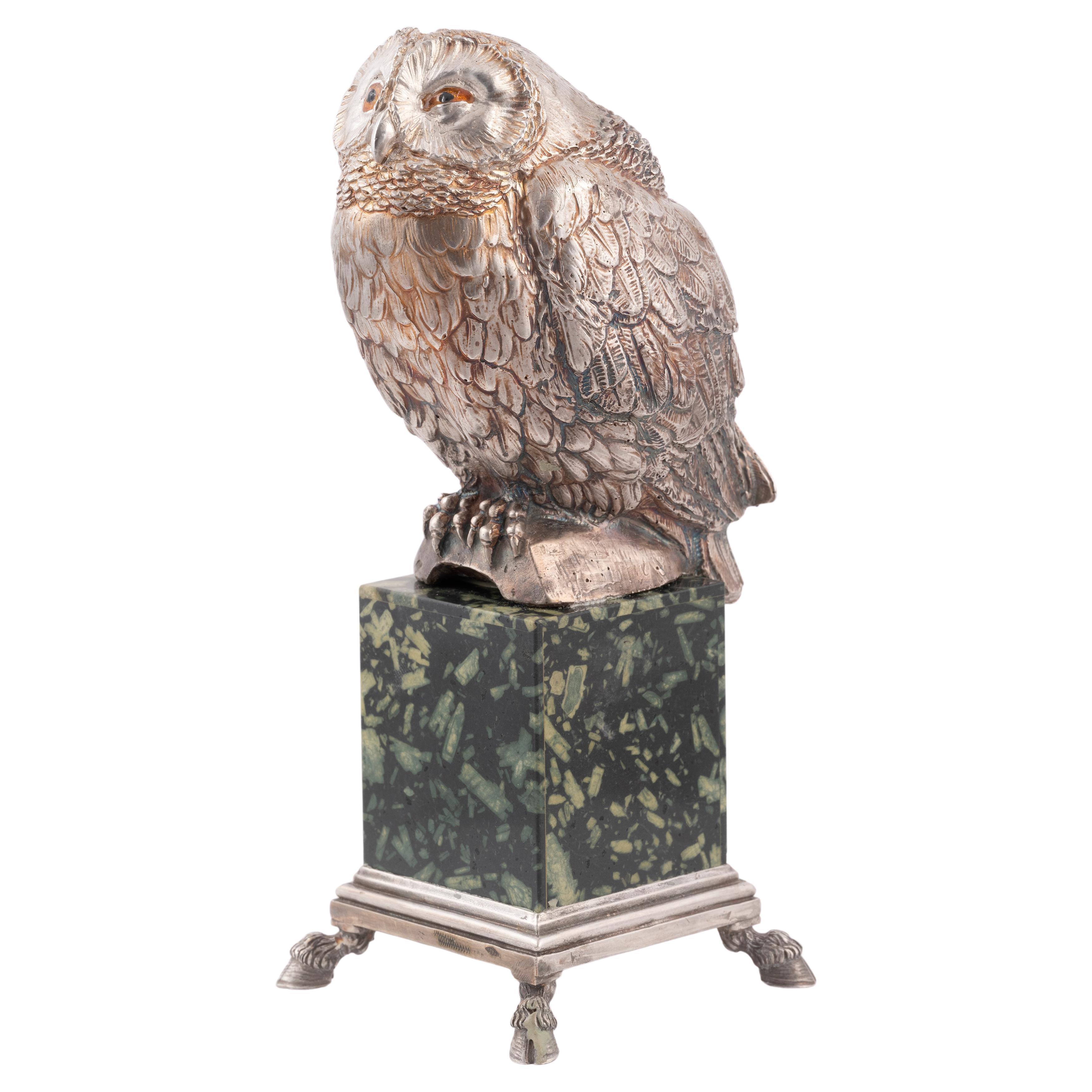 Parcel-Gilt Silver Ornament Modelled as an Owl In Excellent Condition For Sale In Firenze, IT