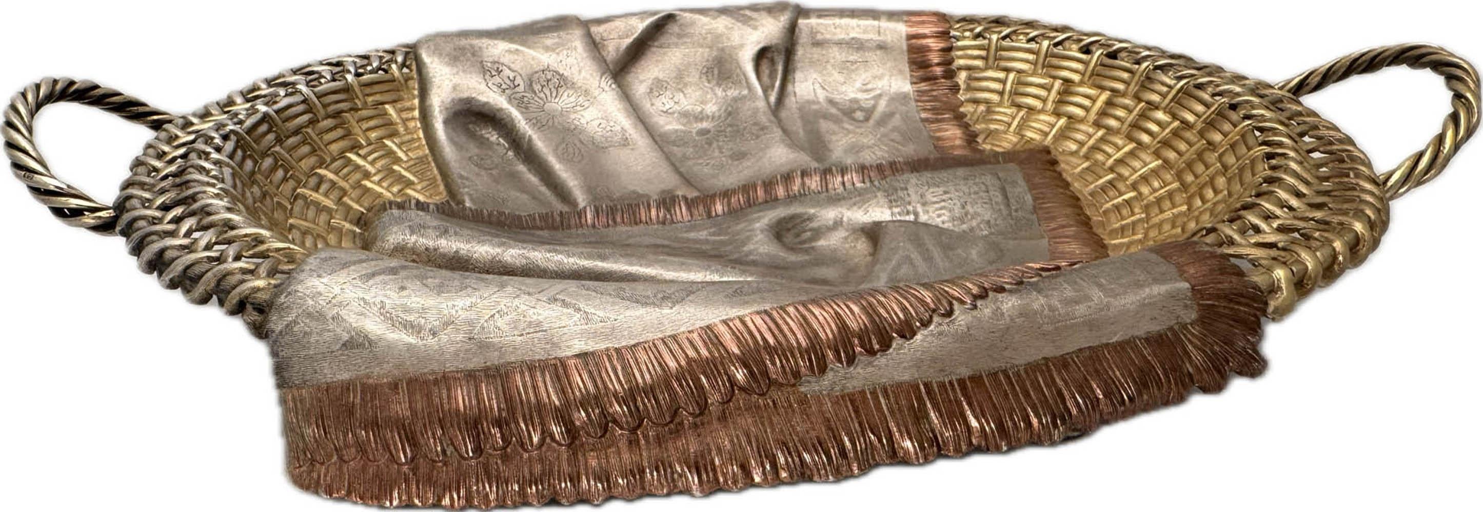 Cestino da pane in argento dorato e trompe l'oeil, Khlebnikov, Mosca, 1882 In condizioni buone in vendita a Montreal, QC