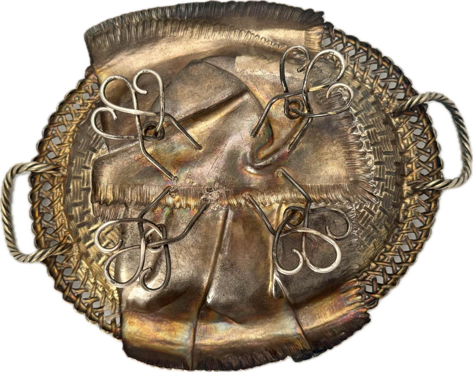 Argento Cestino da pane in argento dorato e trompe l'oeil, Khlebnikov, Mosca, 1882 in vendita