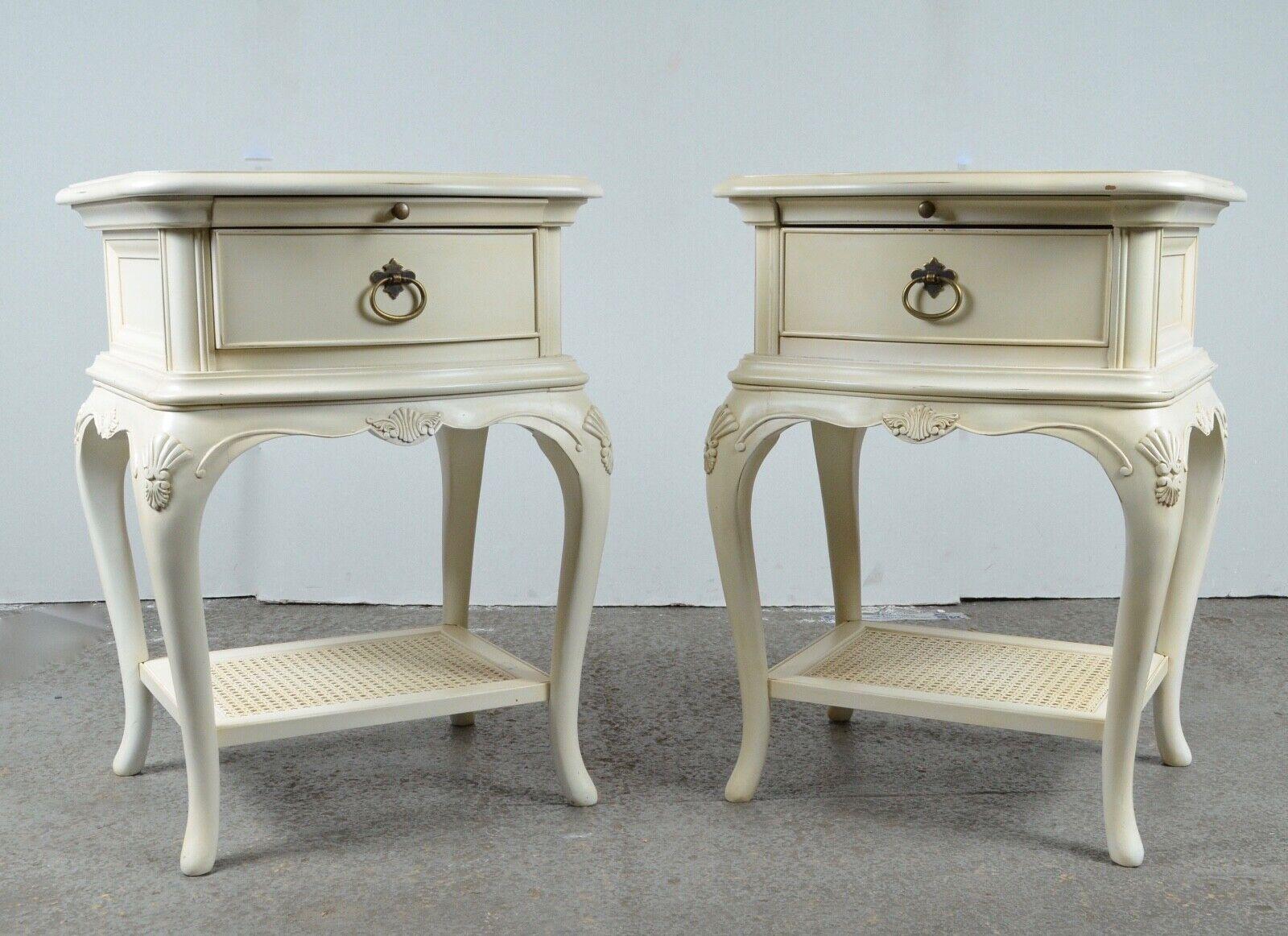We are delighted to offer for sale this lovely pair of Willis & Gambier Ivory bedside cabinets, nightstand tables. 

The Willis & Gambier Ivory bedroom collection is crafted from solid 
Birch and Birch veneers combined with a unique, hand
