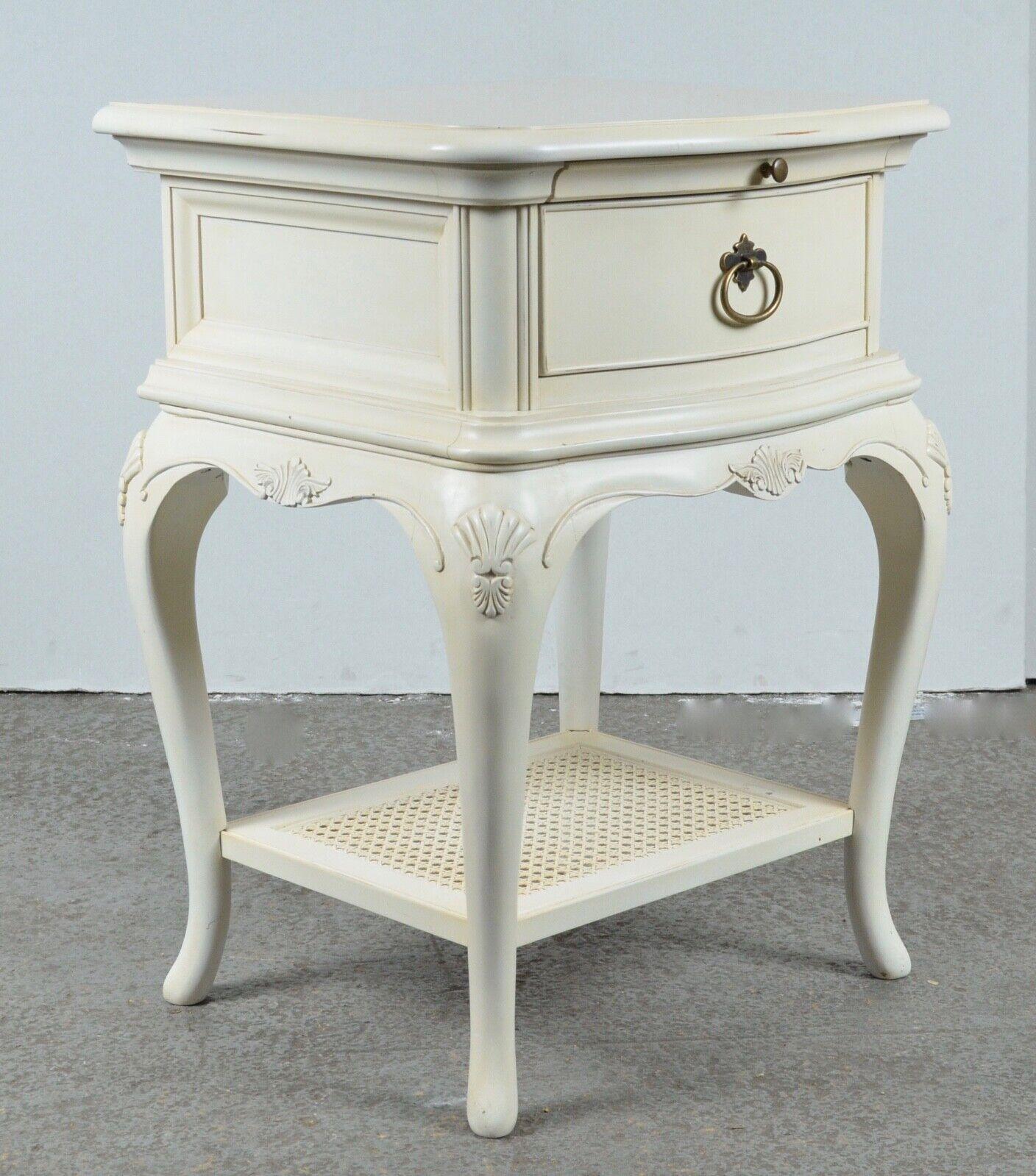 Country Pare of Willis & Gambier Ivory Single Drawer Bedside Nightstands Tables For Sale