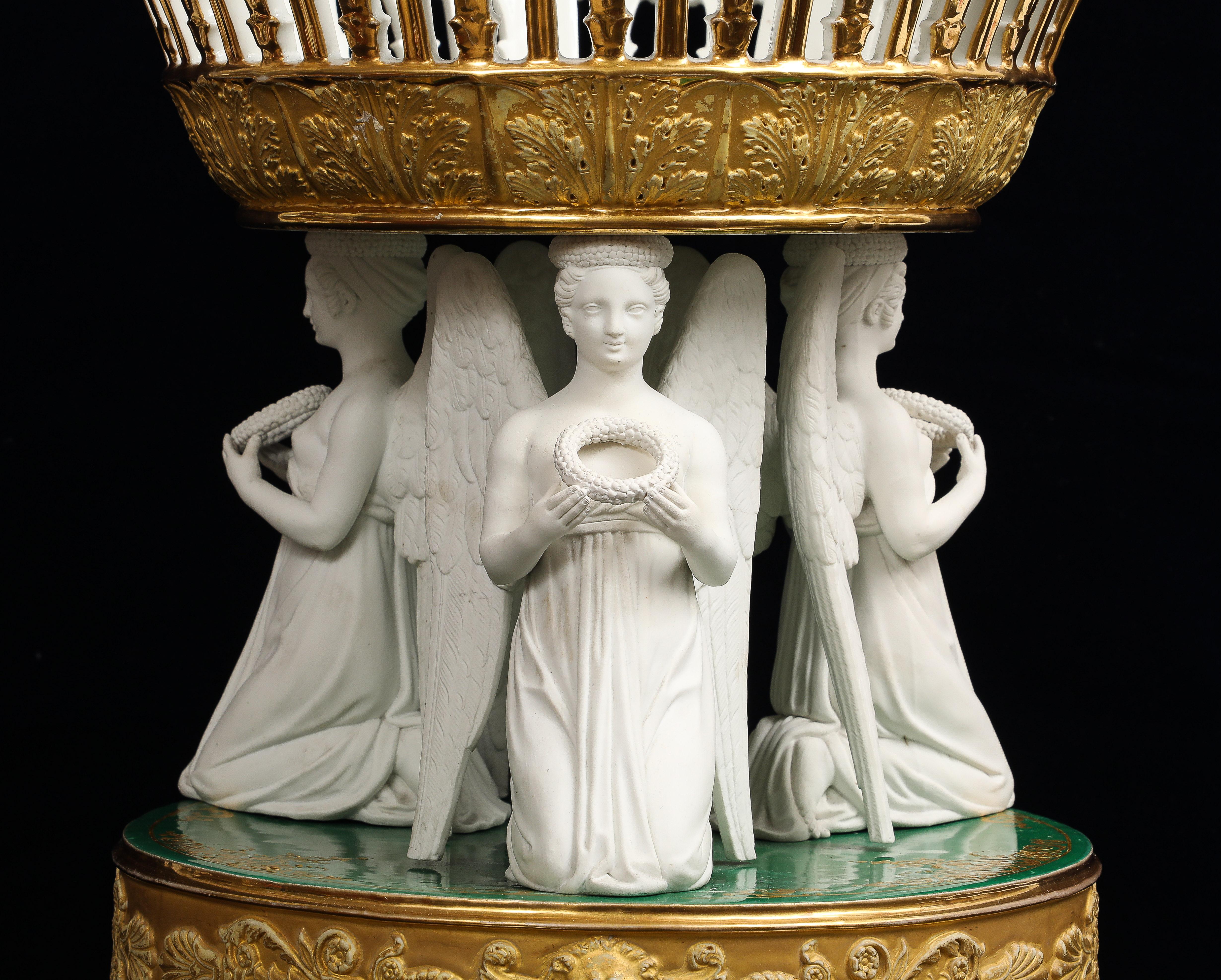Centre de table réticulé figuratif en biscuit de porcelaine de Paris, doré & Greene Ground en vente 1