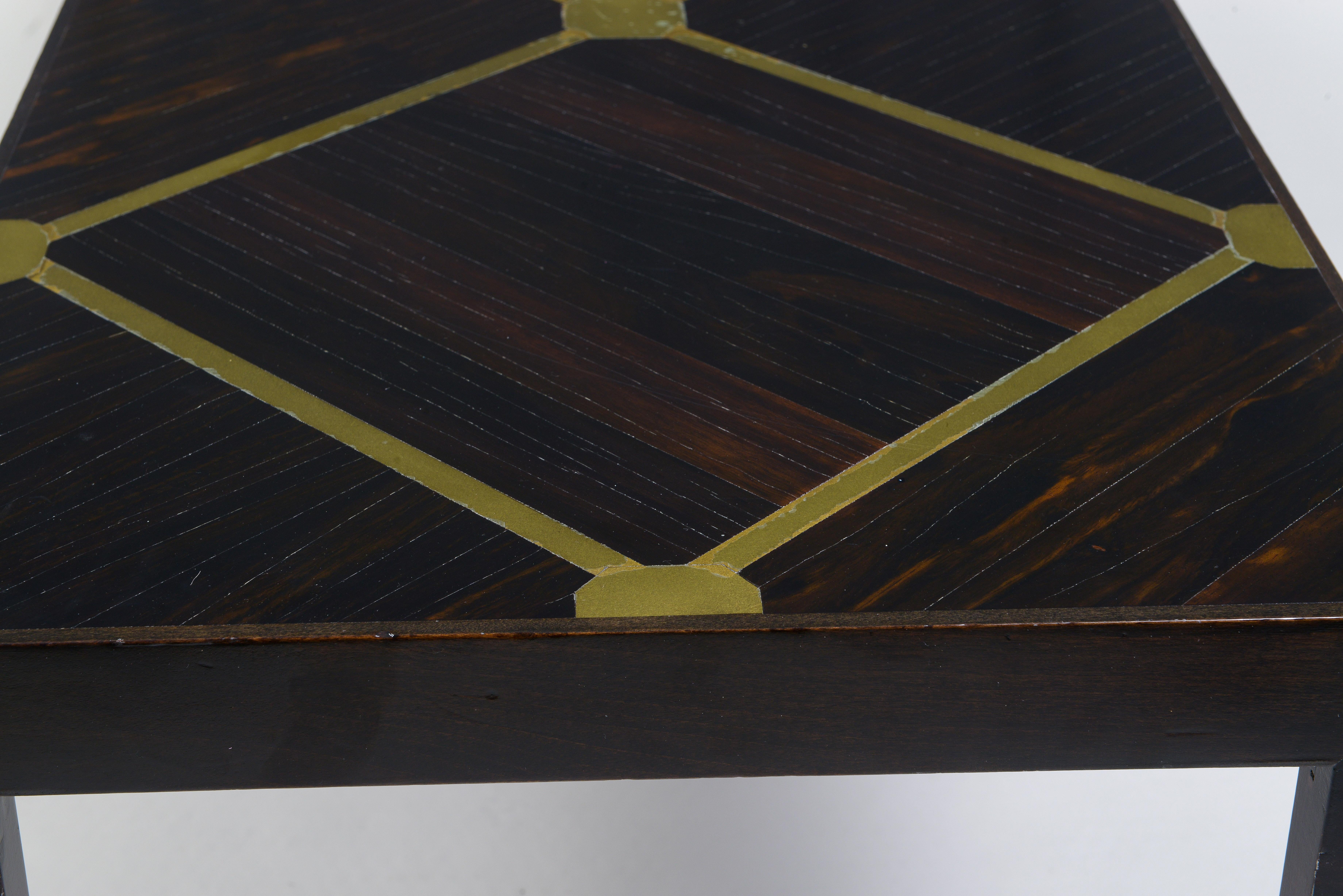 Fin du 20e siècle Table basse en palissandre et laiton incrusté de style Parsons en vente
