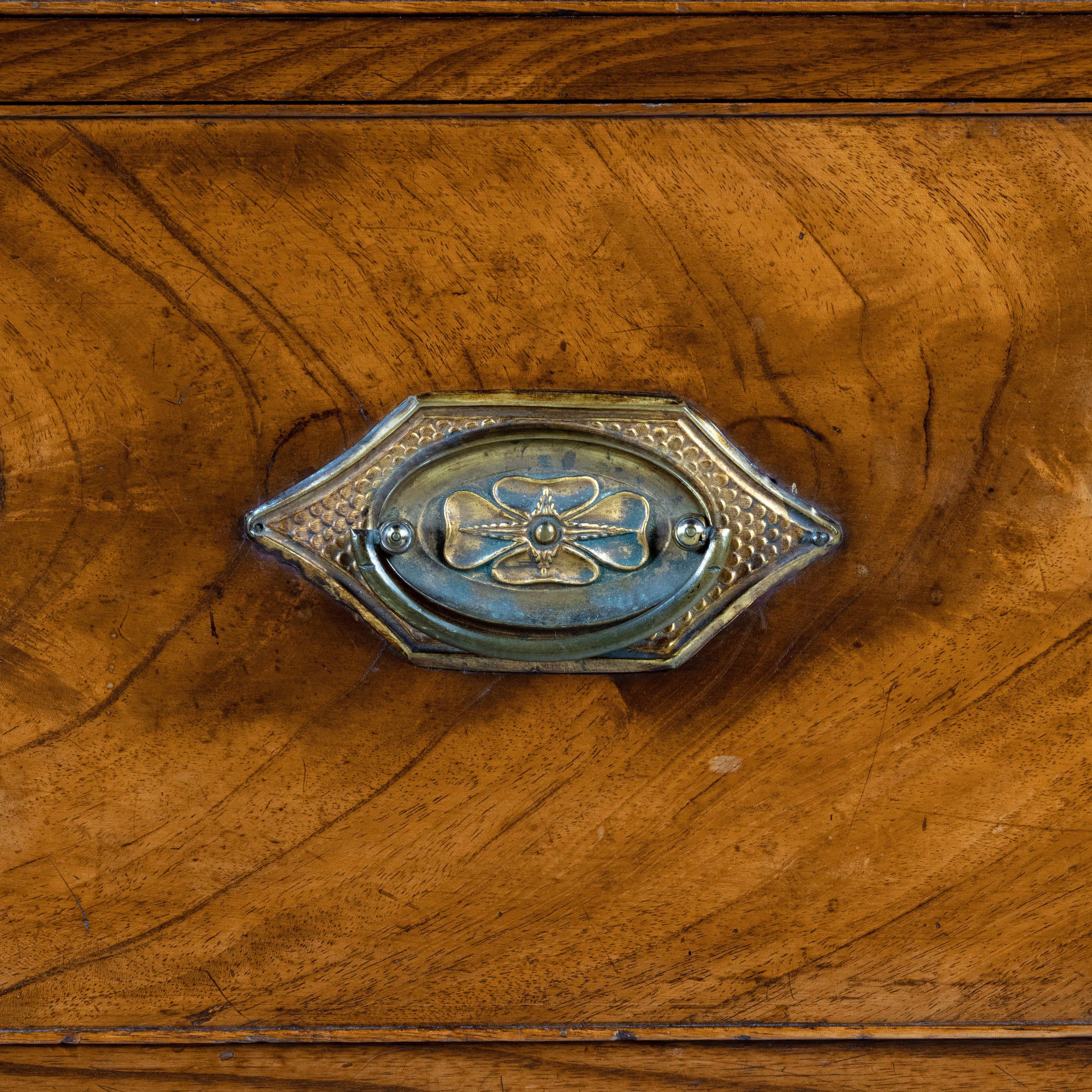 Wood Particularly Fine George III Period Channel Island Chest-on-Chest For Sale