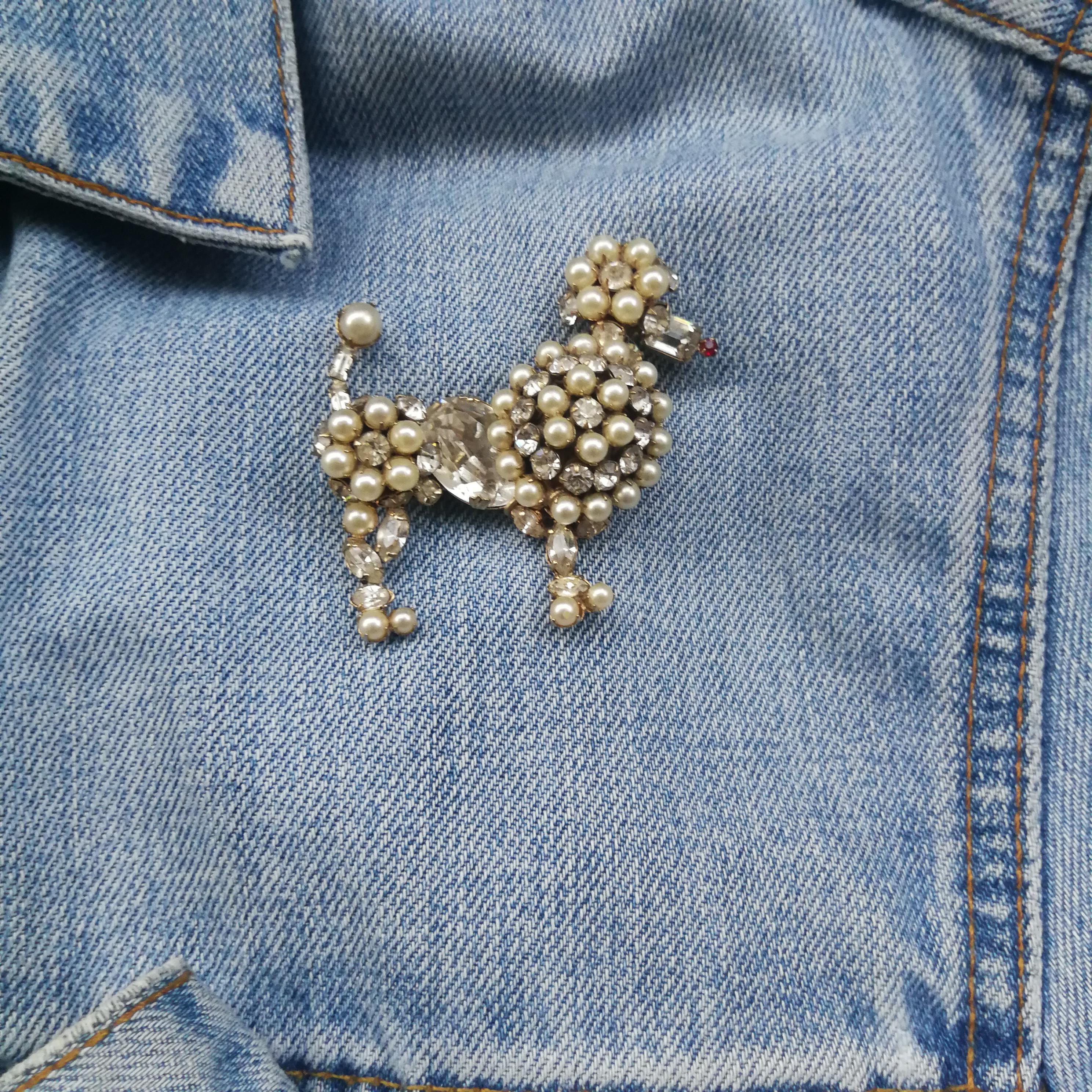 A paste pearl and clear paste 'poodle' brooch, Schreiner, USA, 1960s For Sale 1