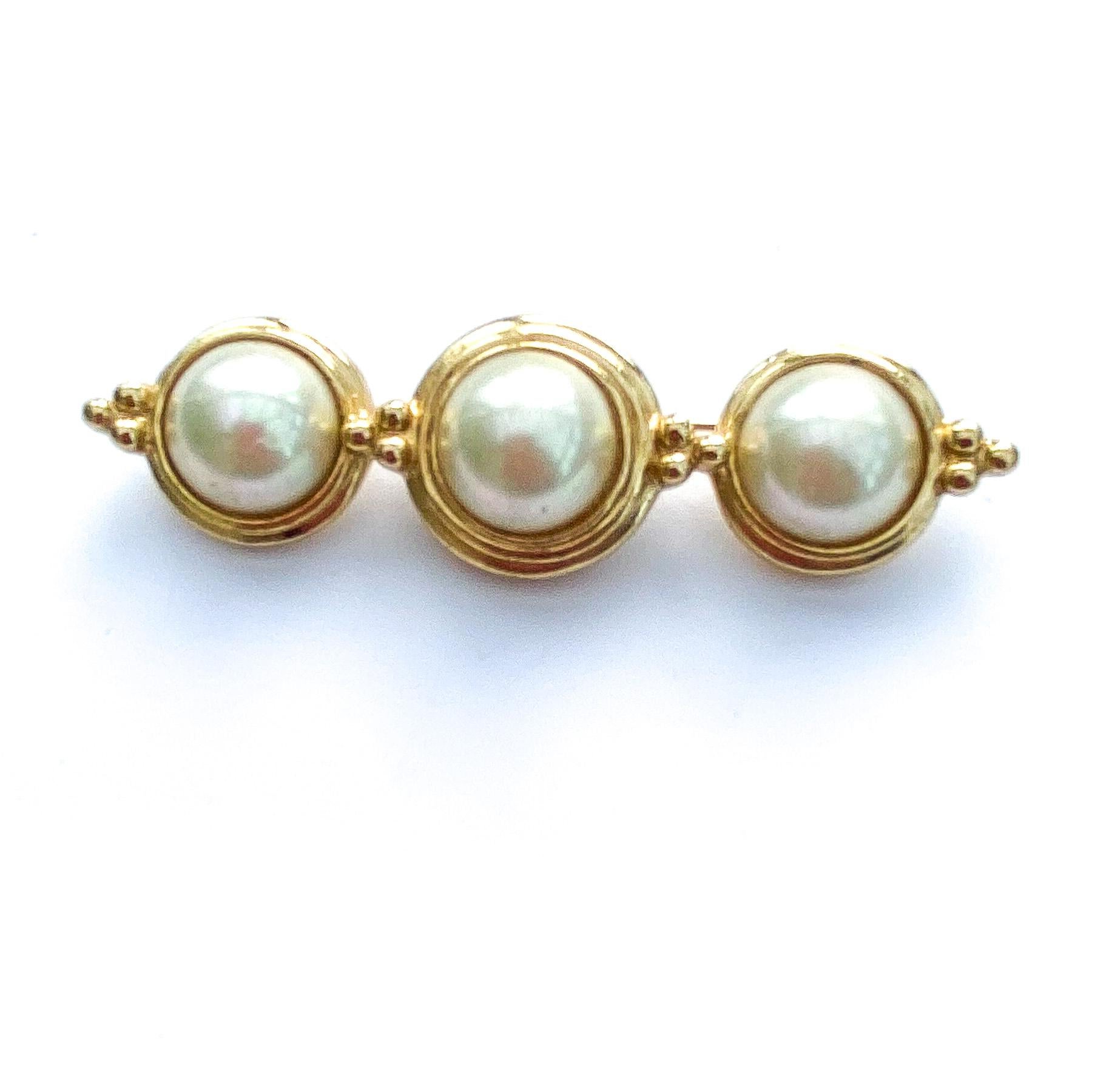A paste pearl and gilt metal bar brooch and matching earrings, C. Dior, 1980s. In Excellent Condition For Sale In Greyabbey, County Down
