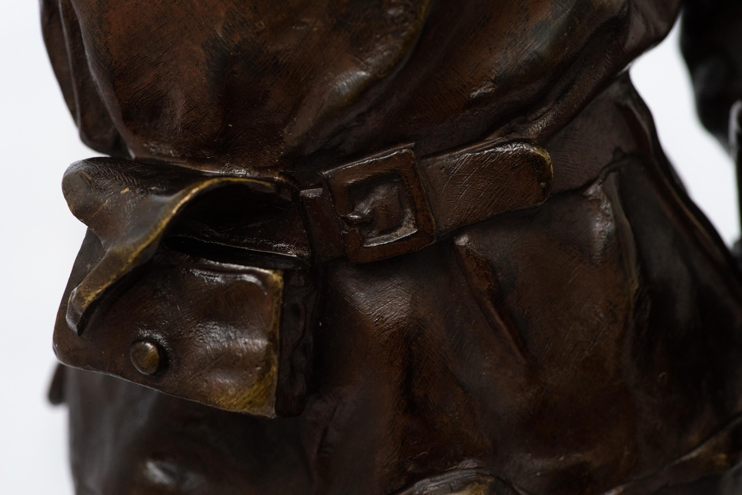 Patinierte Bronzefigur einer Marinefigur, nach dem Original von Charles Anfrie im Angebot 5