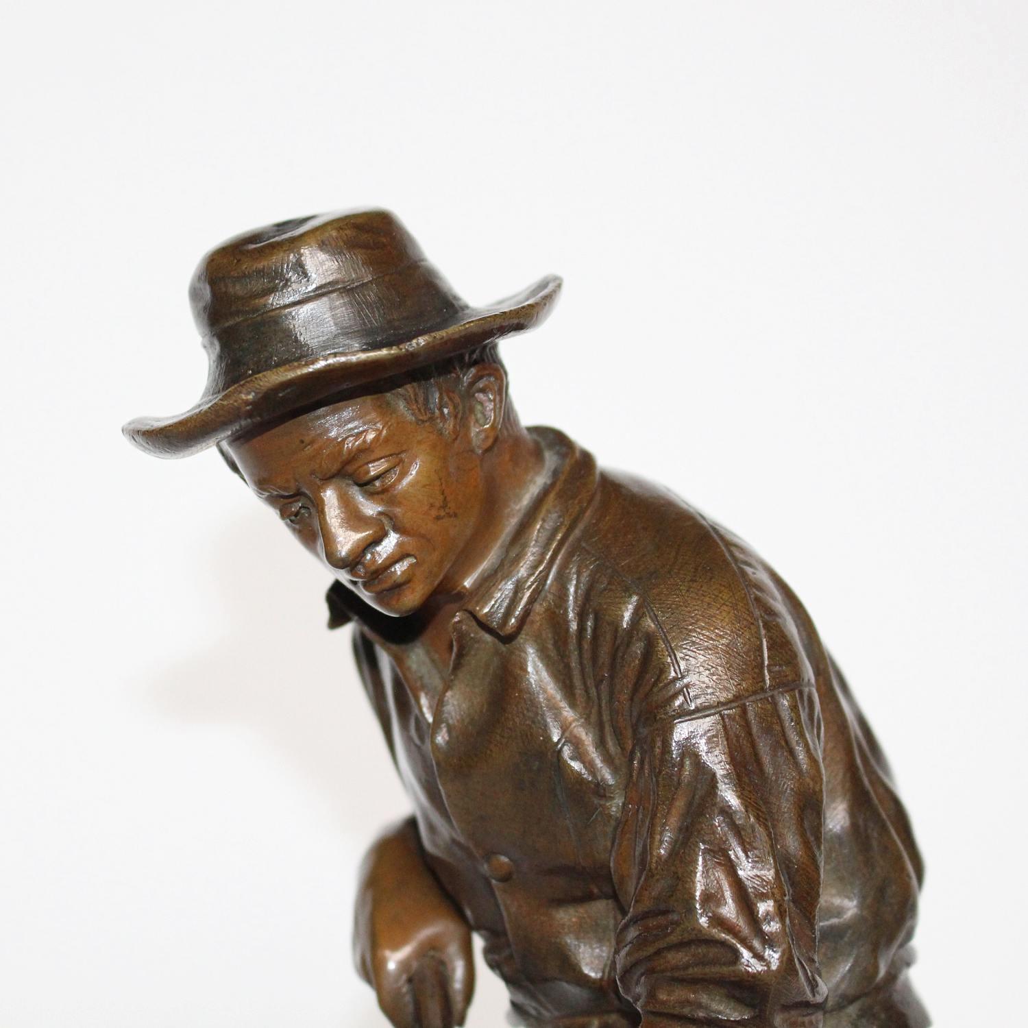 Français Sculpture en bronze patiné de Jean Garnier, signée J. Garner sur la base, vers 1890