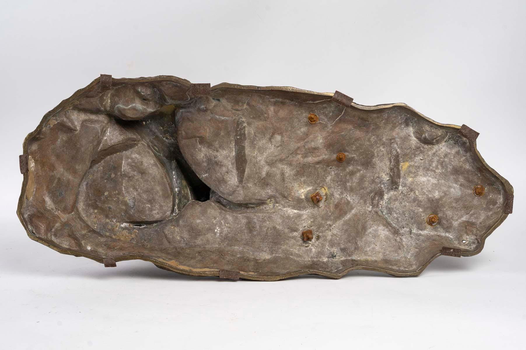 Scultura in bronzo patinato con cervo e cani da caccia, XIX secolo. in vendita 4