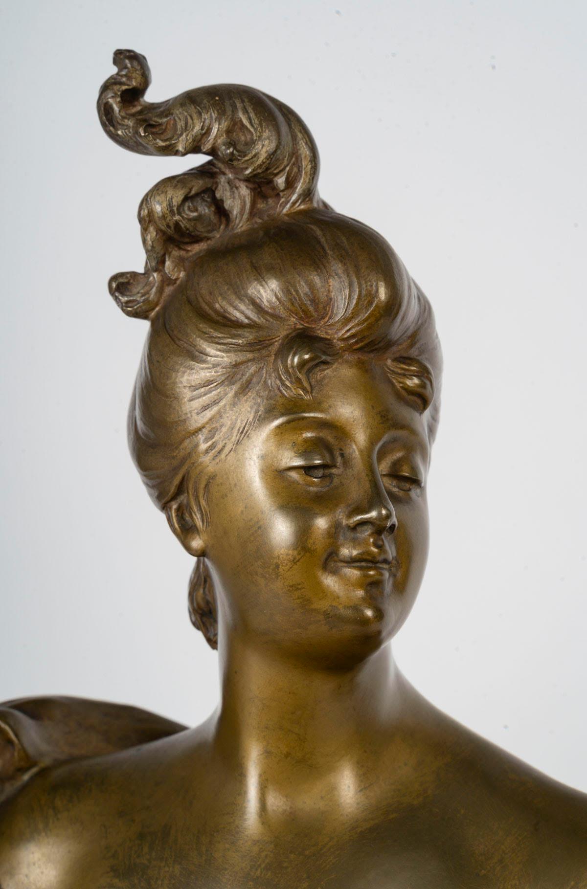 Scultura in bronzo patinato di una donna elegante di René Charles Masse, XIX secolo, periodo Napoleone III.

Scultura in bronzo patinato del XIX secolo raffigurante un busto femminile, periodo Napoleone III, intitolata Olymppe e firmata da René