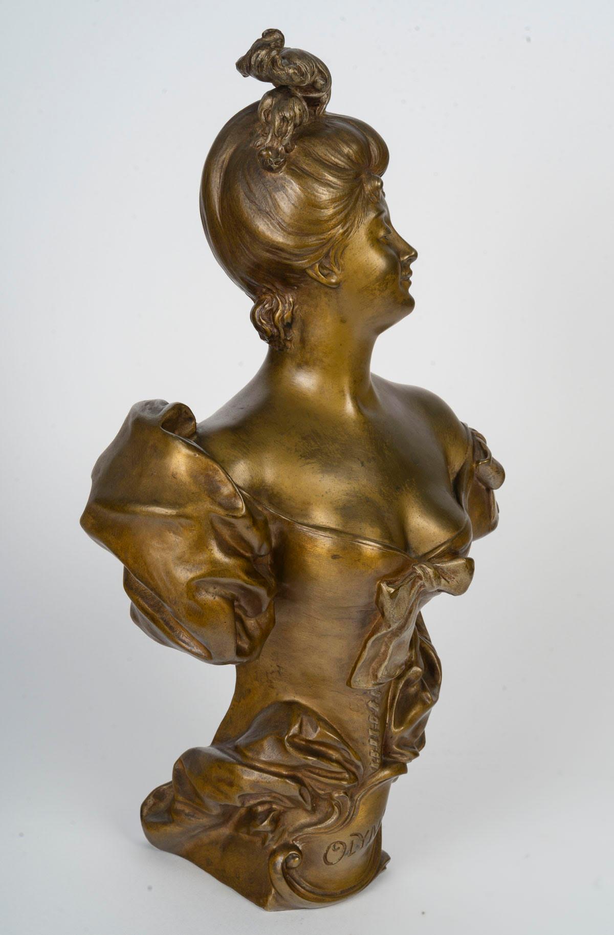 Patinato Scultura di donna in bronzo patinato di René Charles Masse, Napoleone III. in vendita
