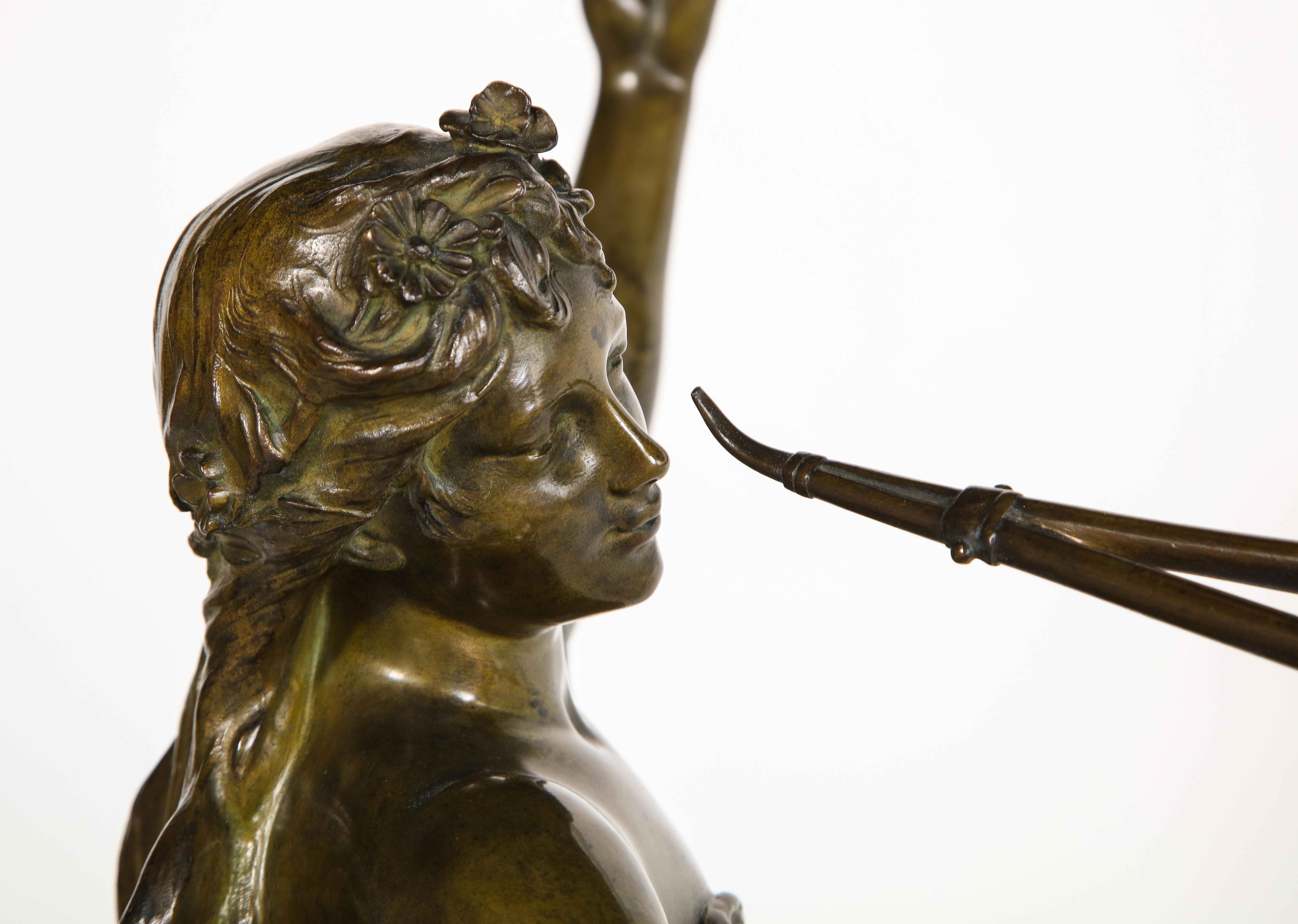 Sculpture en bronze patiné d'une femme « Muses des Bois », signée Eug. Marioton en vente 2
