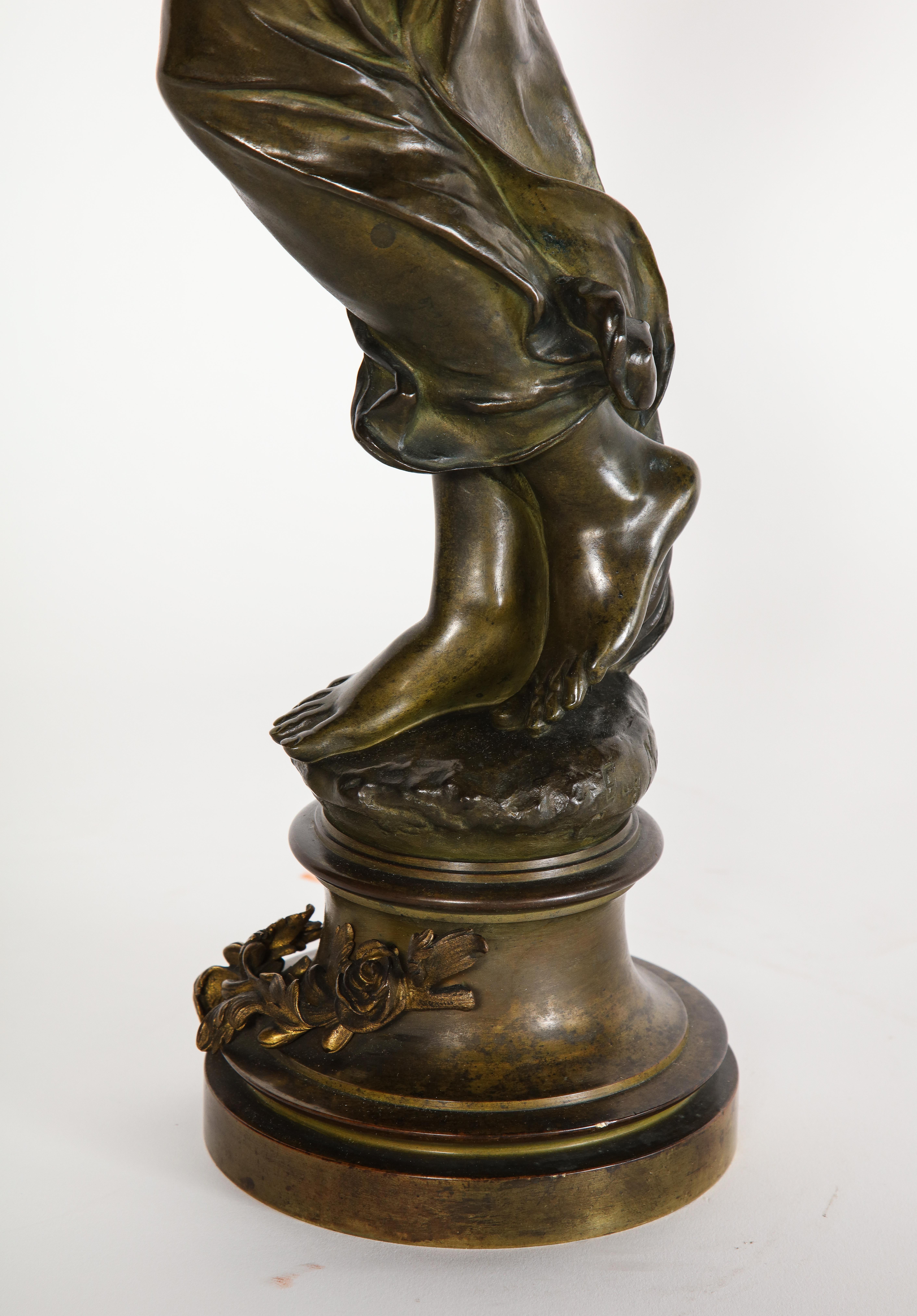 Sculpture en bronze patiné d'une femme « Muses des Bois », signée Eug. Marioton en vente 7